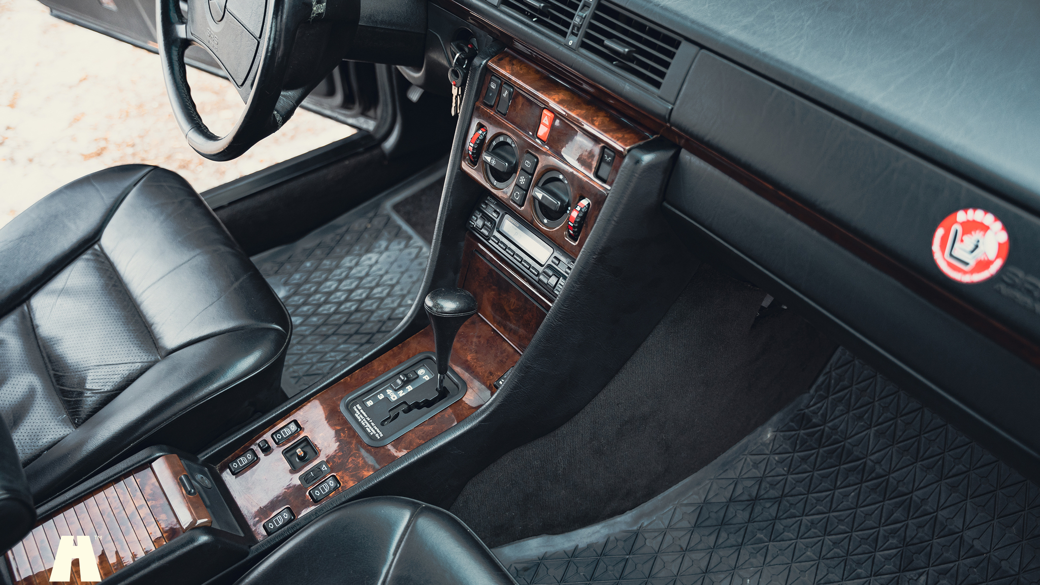 Interiörbild 1990 Mercedes 300 CE-24