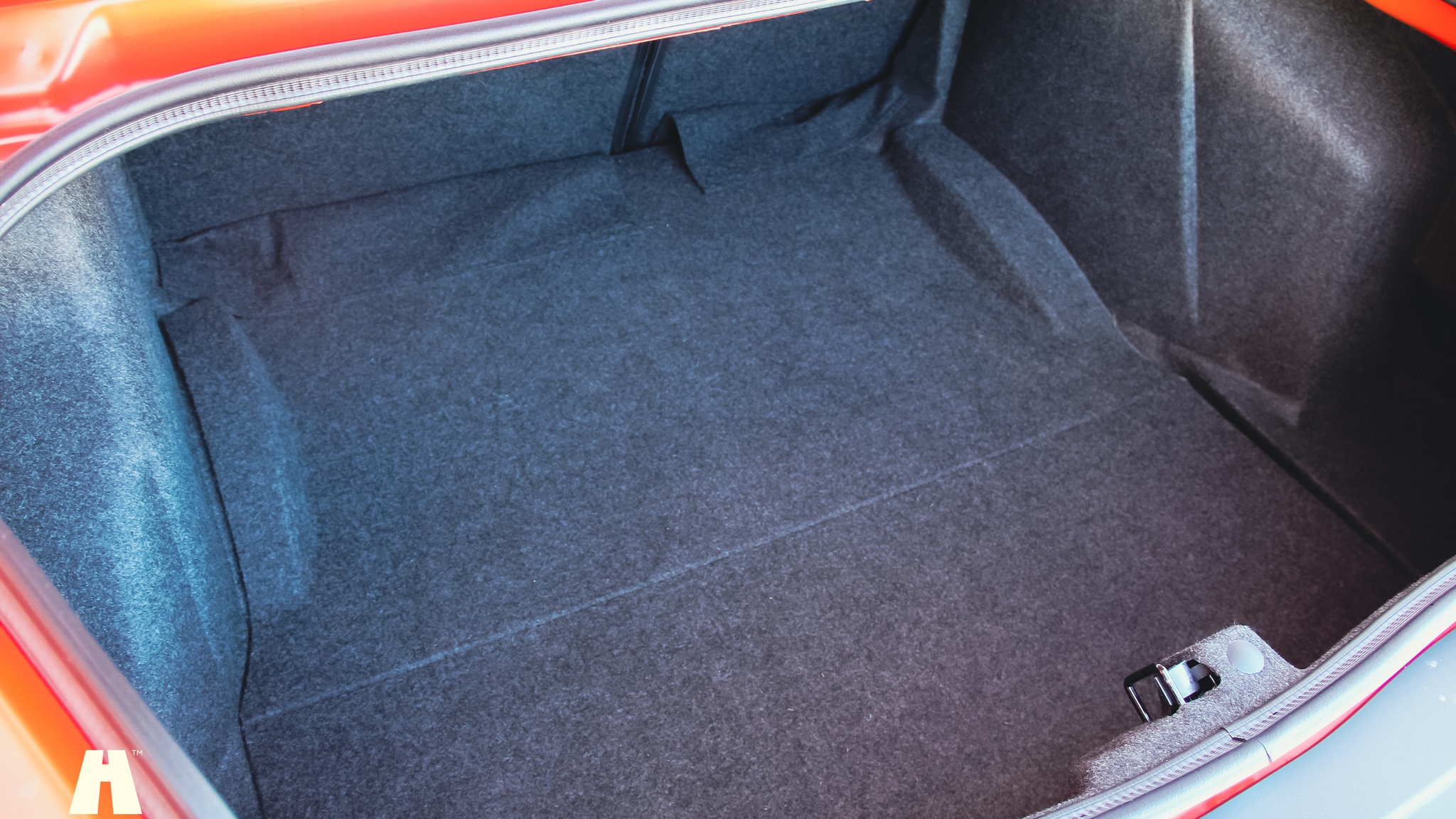 Interior image of 2019 Dodge Challenger Hellcat (26)