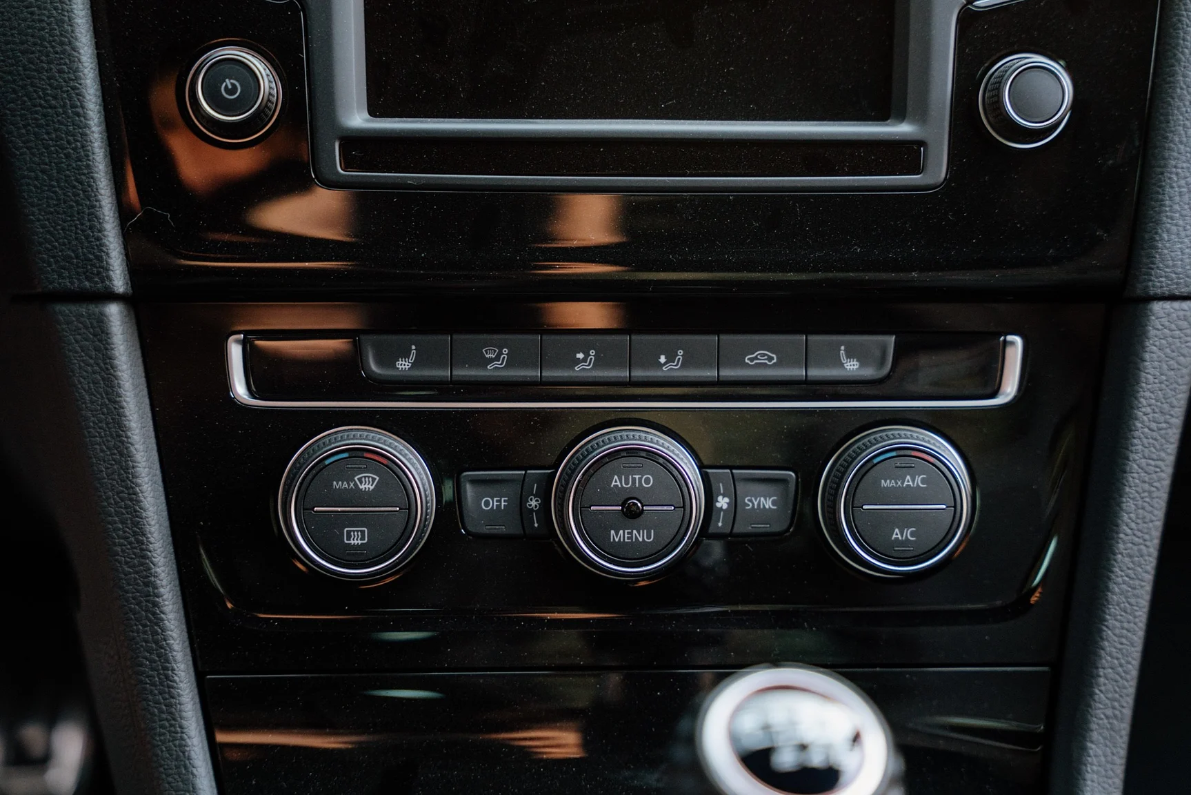 Interior image of 2016 Volkswagen Golf GTi Clubsport S - no. 291/400 (17)