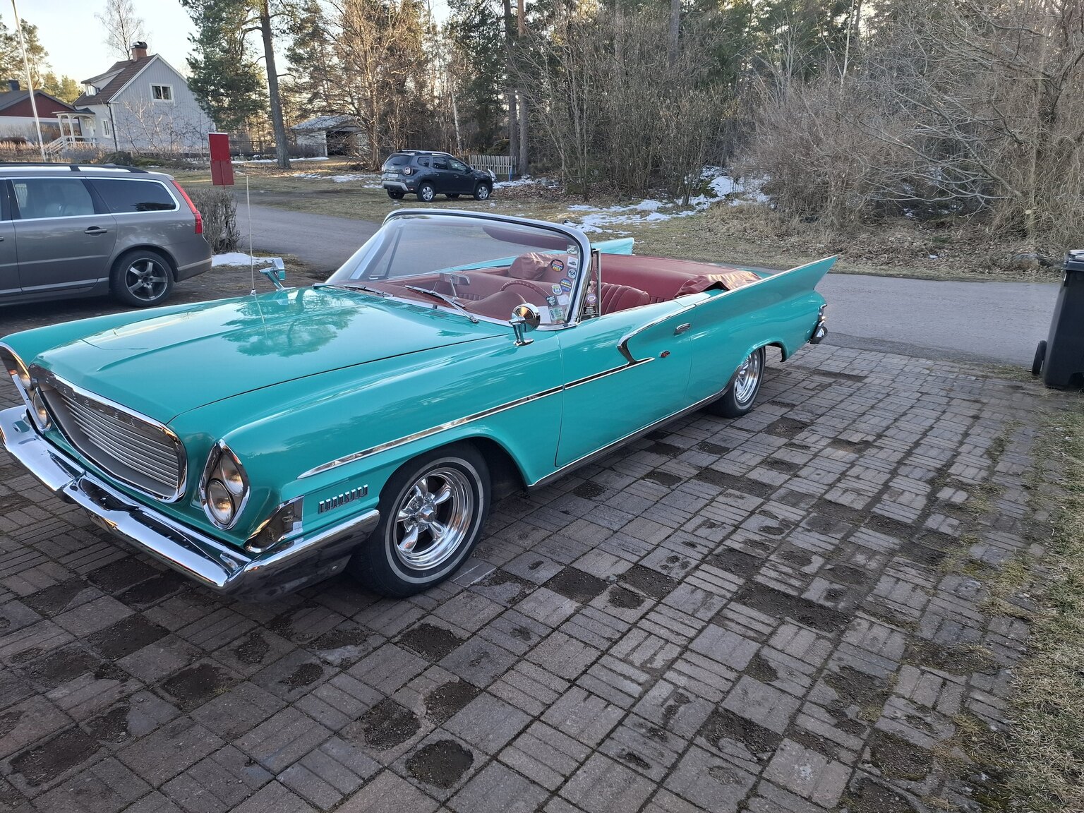 Exterior image of 1961 Chrysler Newport Cabriolet