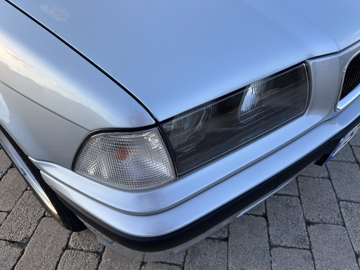 Exteriörbild på 1993 BMW 325i Convertible