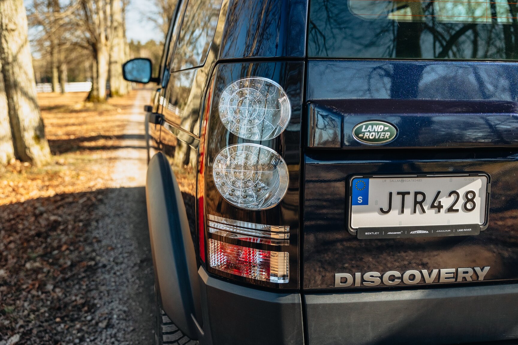Exterior image of 2015 Land Rover Discovery 3.0 TDV6