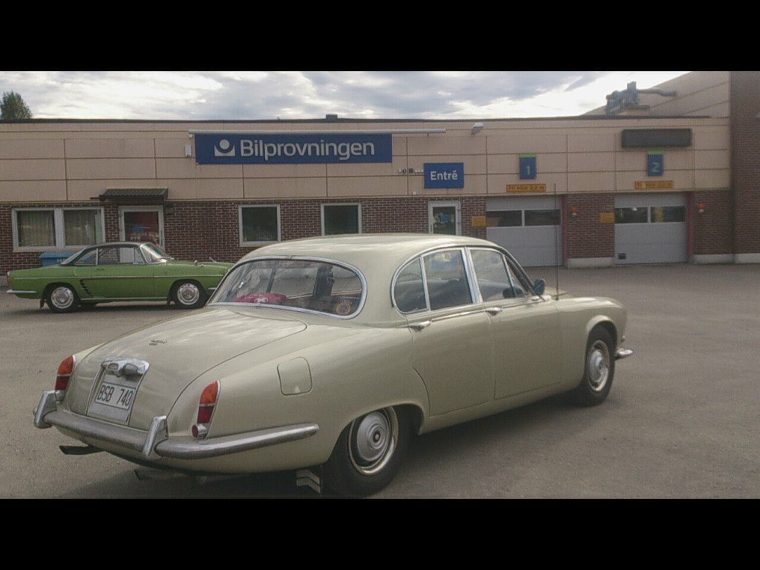 Exteriörbild på 1968 Jaguar 420 4.2 XK Manuell 