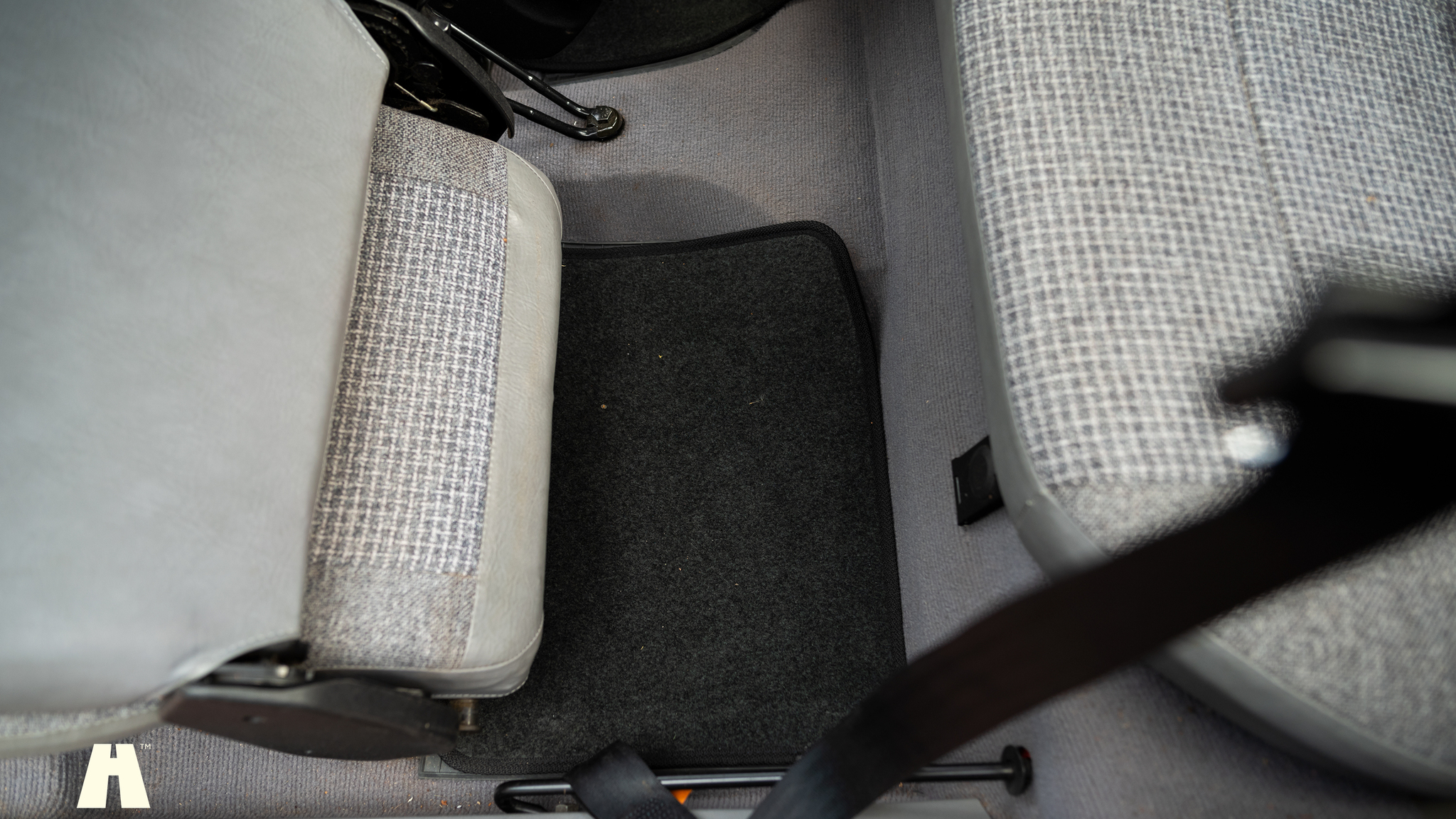 Interior image of 1986 Ford Escort 1.6 Hatchback 3-door  (39)