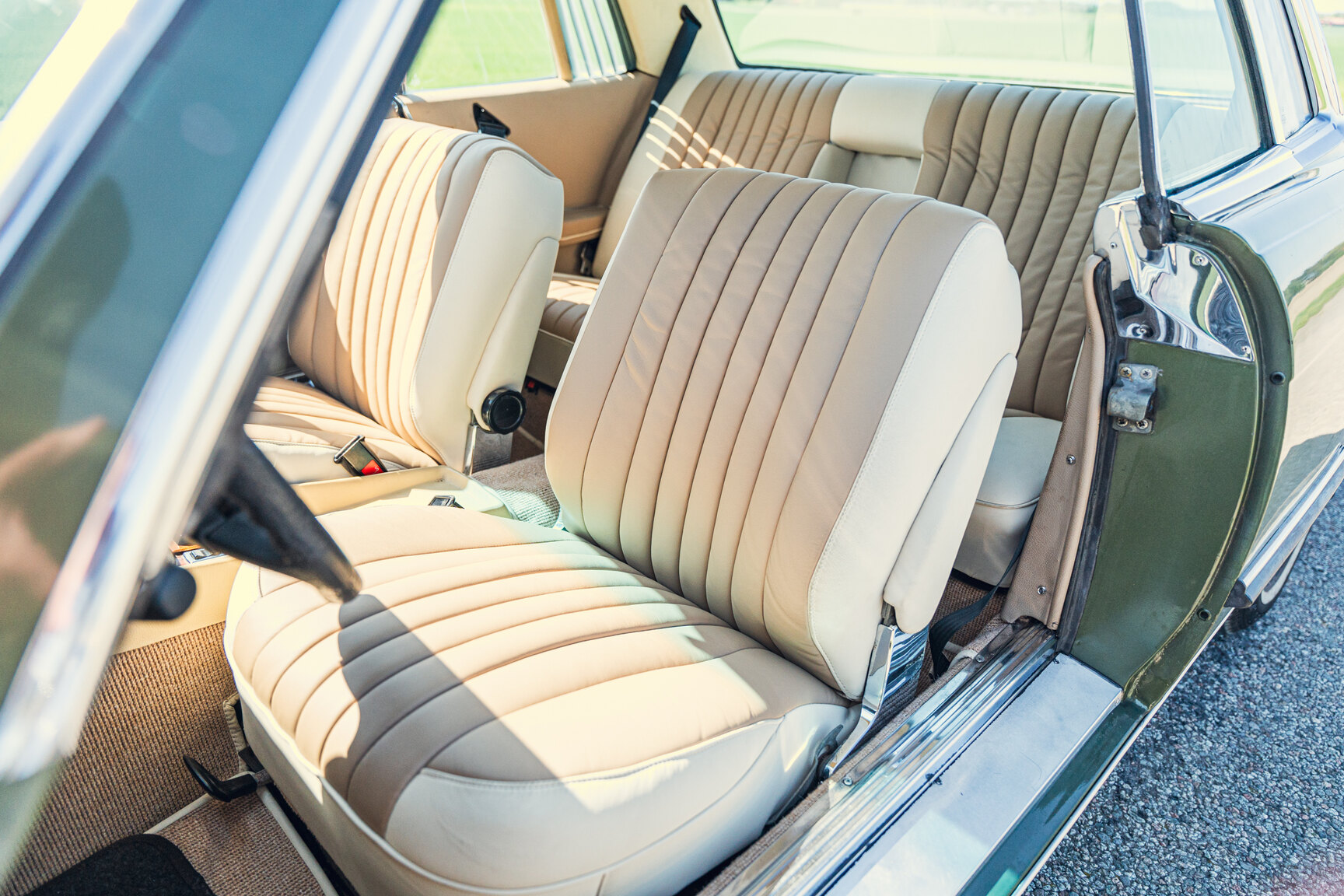 Interiörbild 1976 Mercedes-Benz 450 SLC (3)