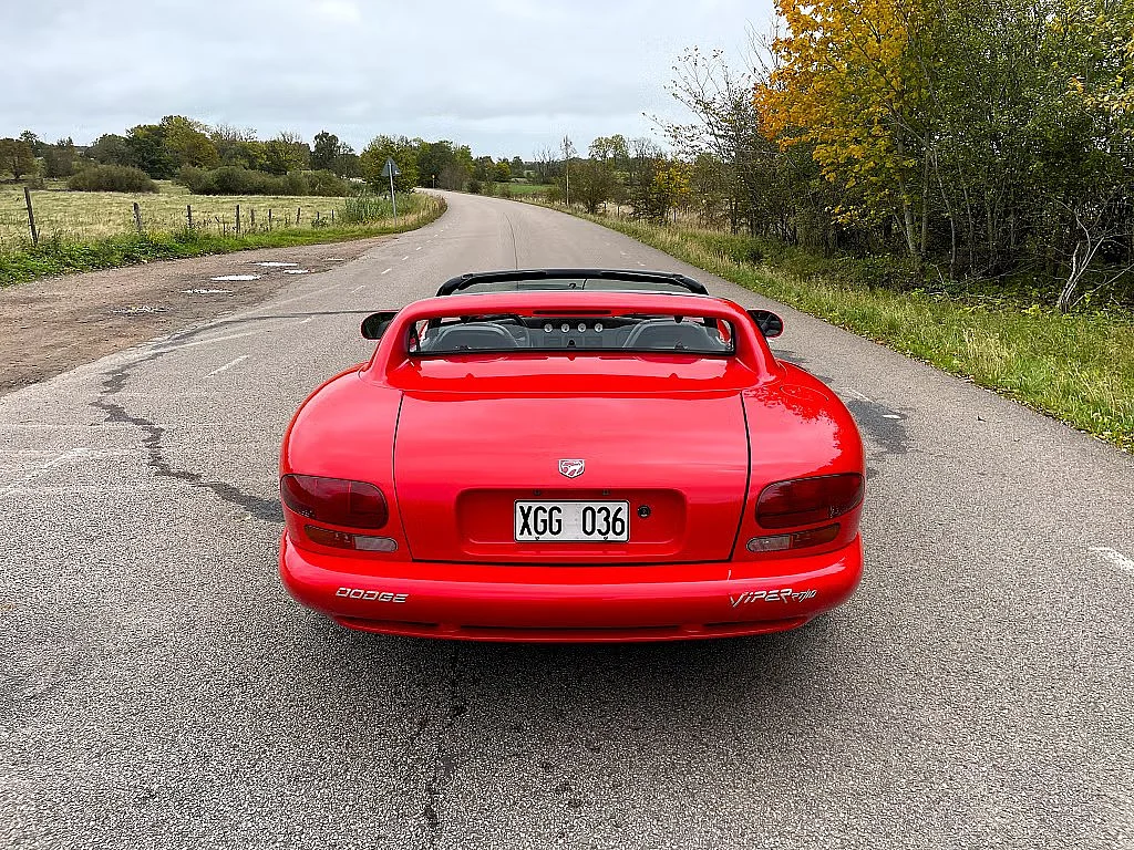 Exteriörbild på 1994 Dodge Viper (4)