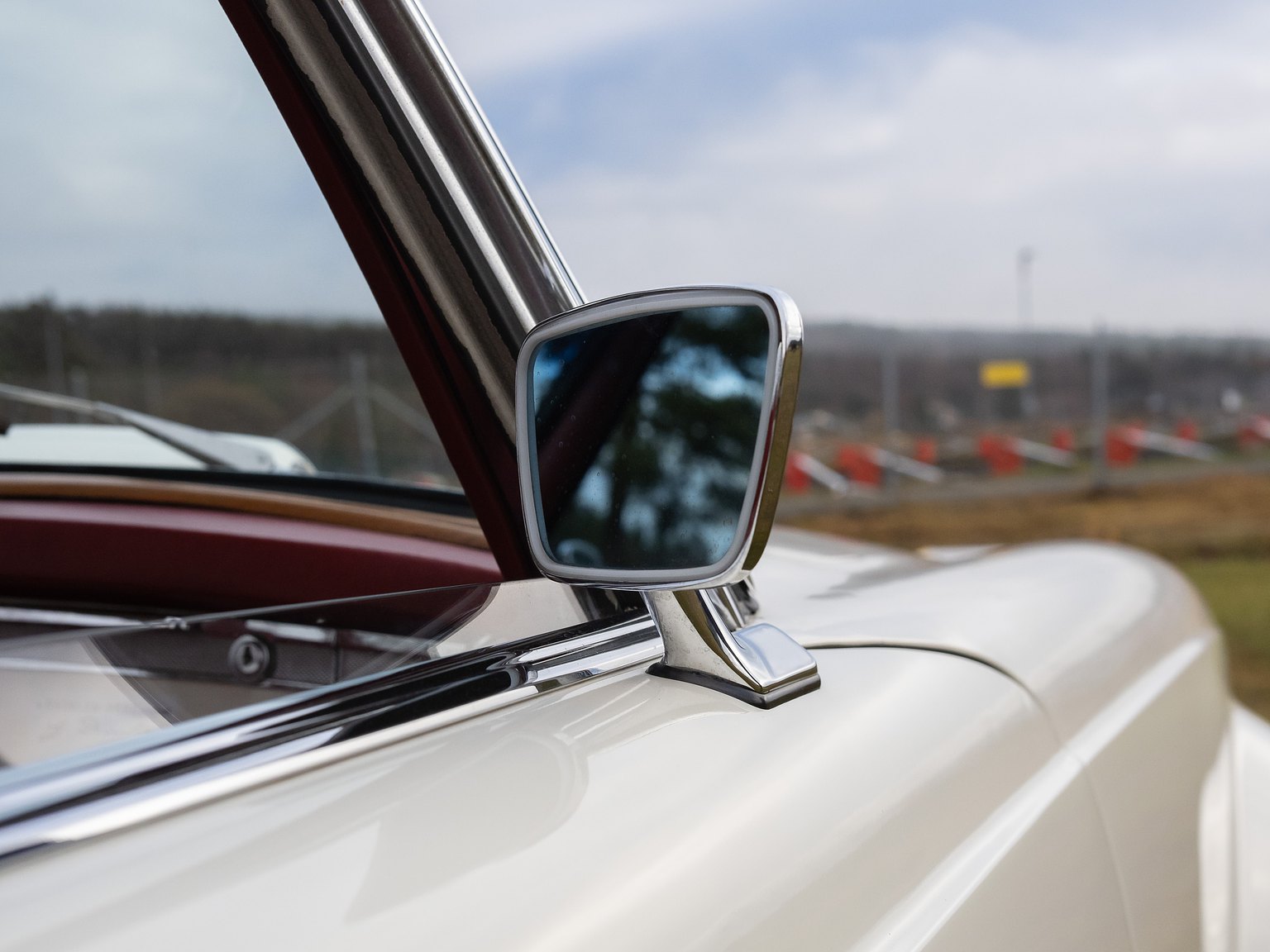 Aussenfoto 1966 Mercedes-Benz 230 SL "Pagoda"