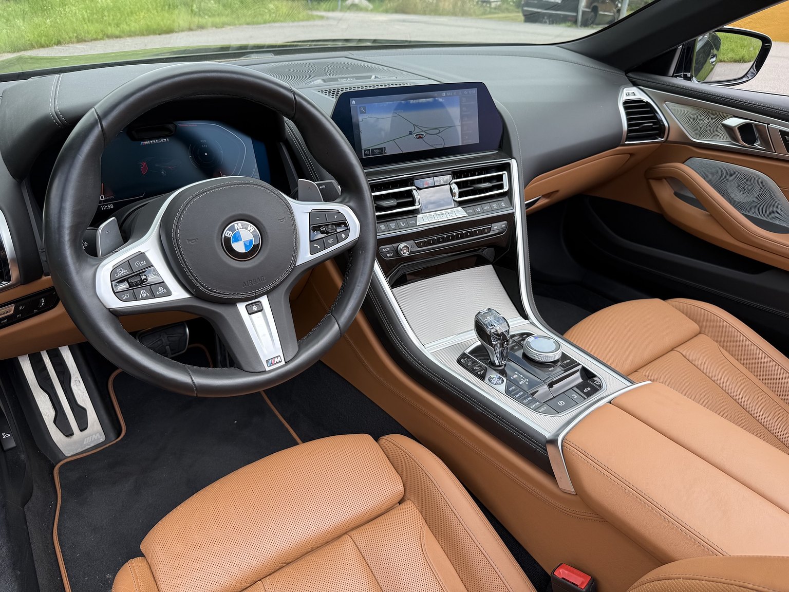 Interior image of 2019 BMW M850i xDrive Convertible Steptronic