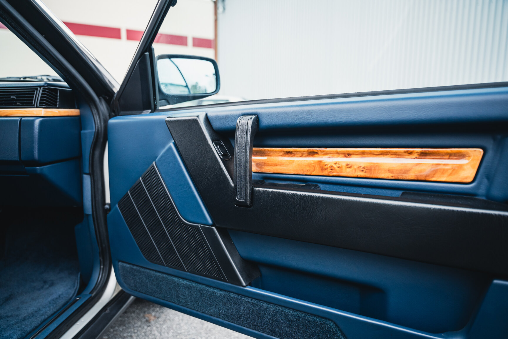 Interiörbild 1988 Volvo 780 Bertone Coupé