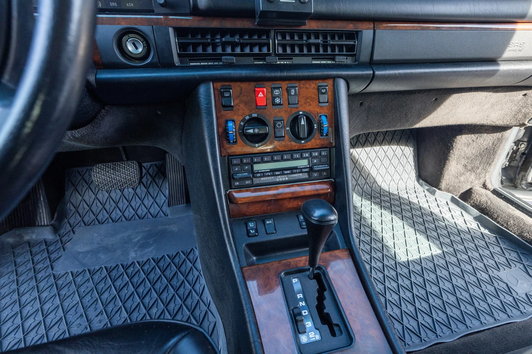 Innenraumfoto von 1989 Mercedes-Benz 560 SEL (8)