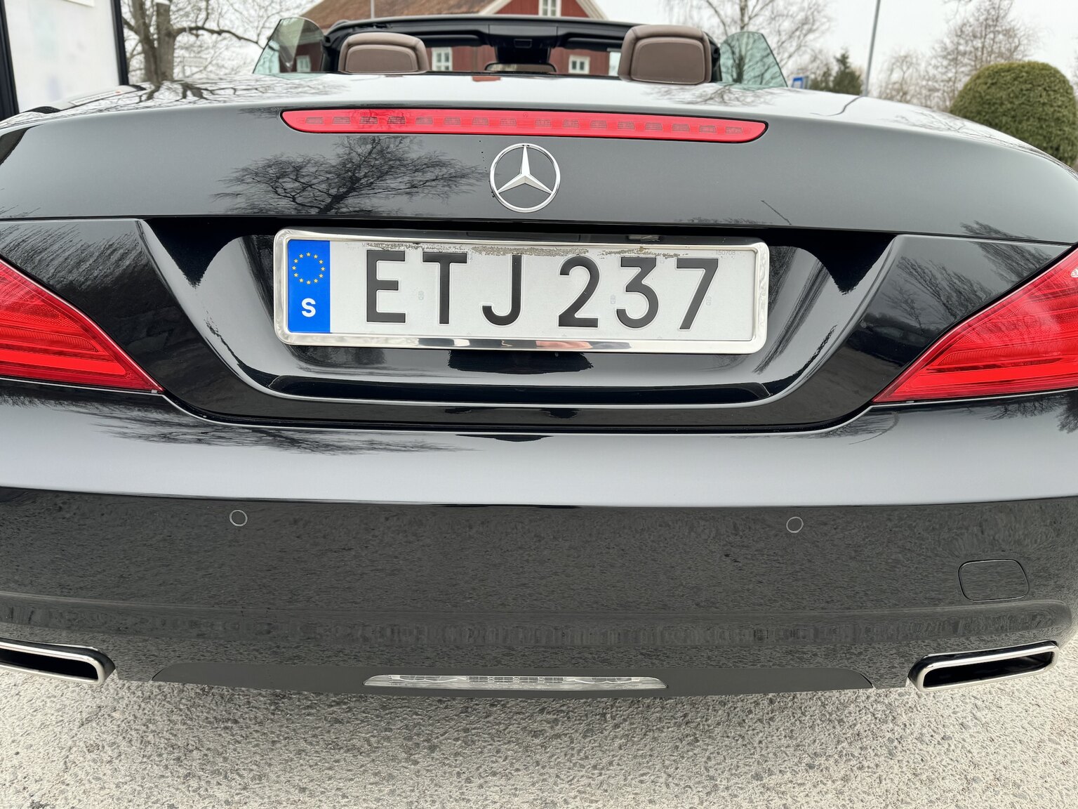 Exterior image of 2013 MERCEDES-BENZ SL 500