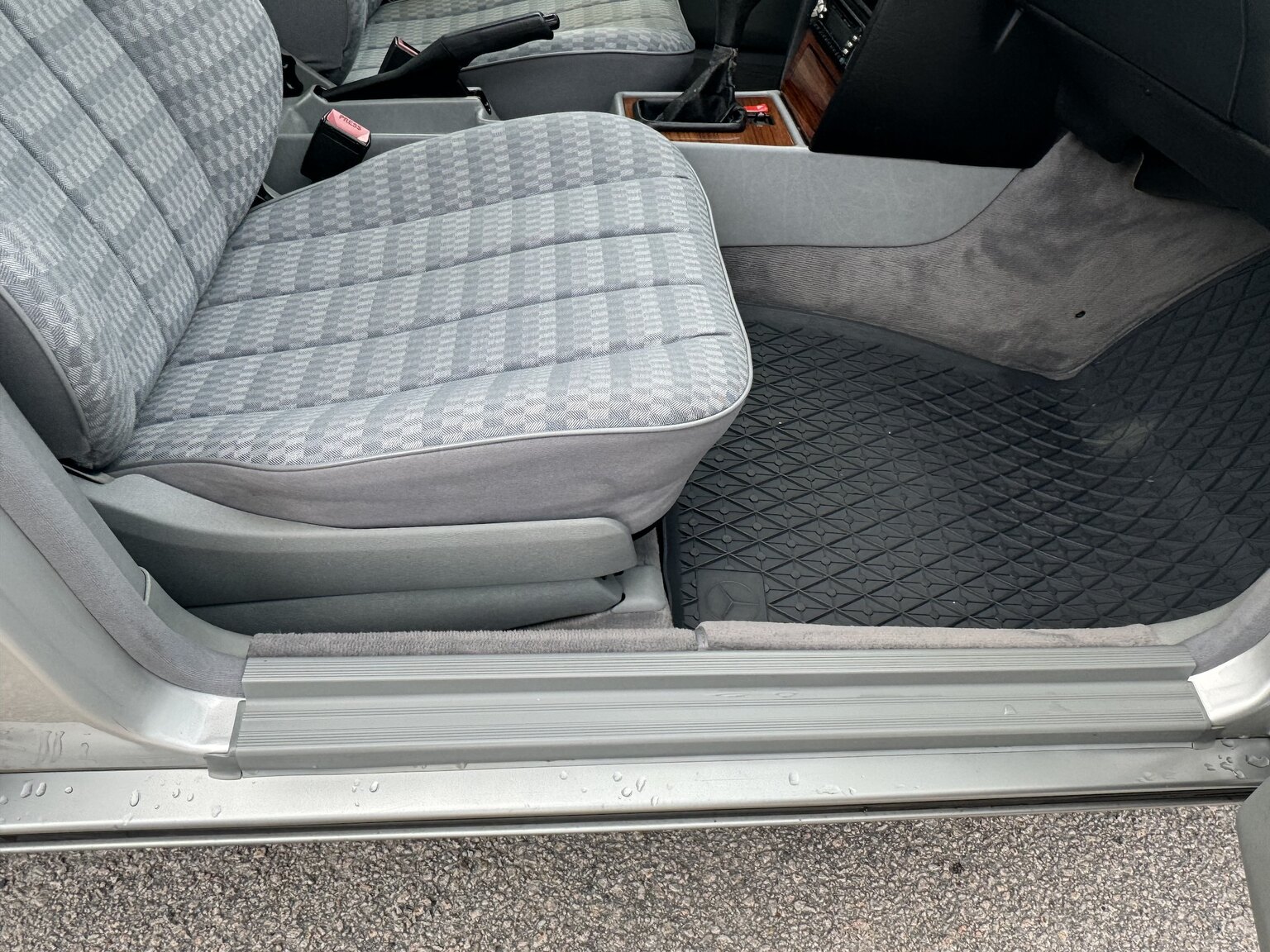 Interior image of 1992 Mercedes-Benz 190 D