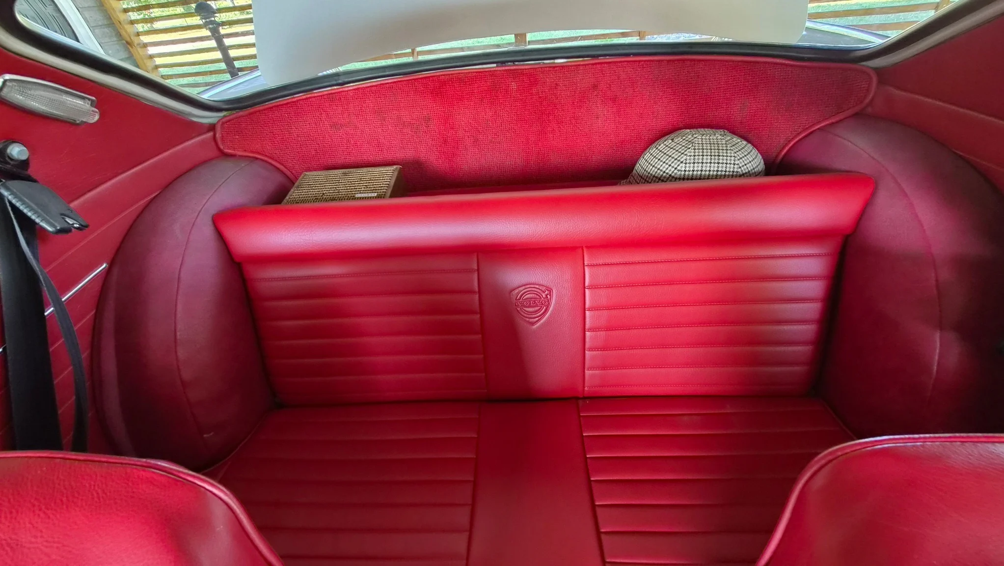 Interior image of 1966 Volvo P 1800S (21)
