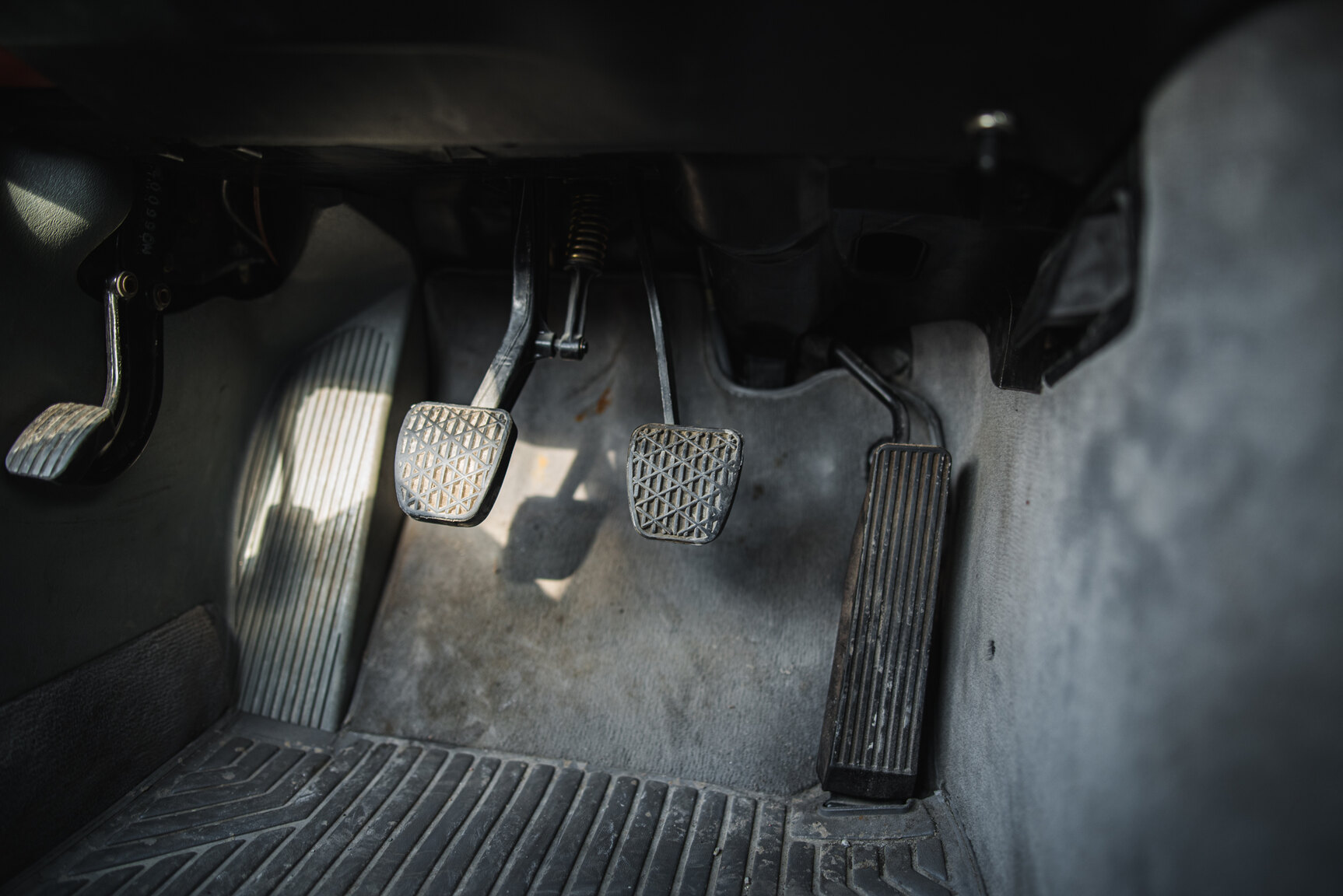 Interior image of 1989 Mercedes-Benz 300 CE Koenig Specials