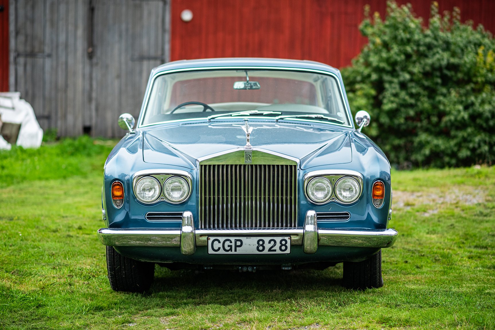 Exterior image of 1972 Rolls-Royce Silver Shadow