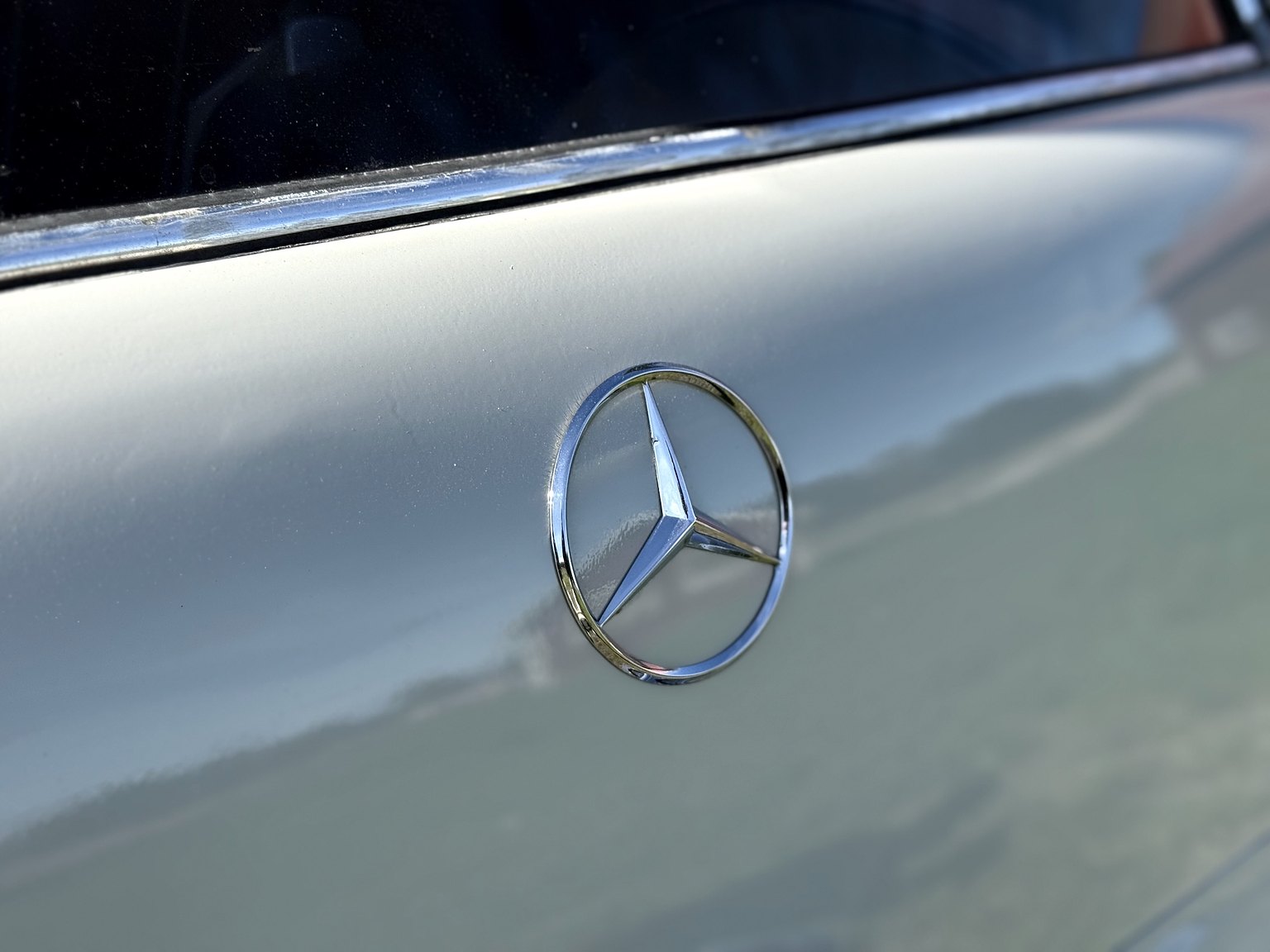 Exteriörbild på 1967 Mercedes-Benz 200D Safari