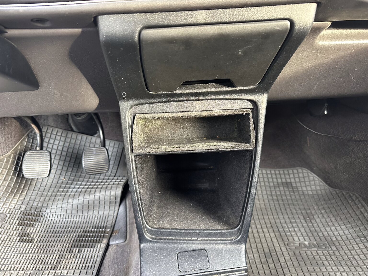 Interior image of 1991 Saab 900 Turbo