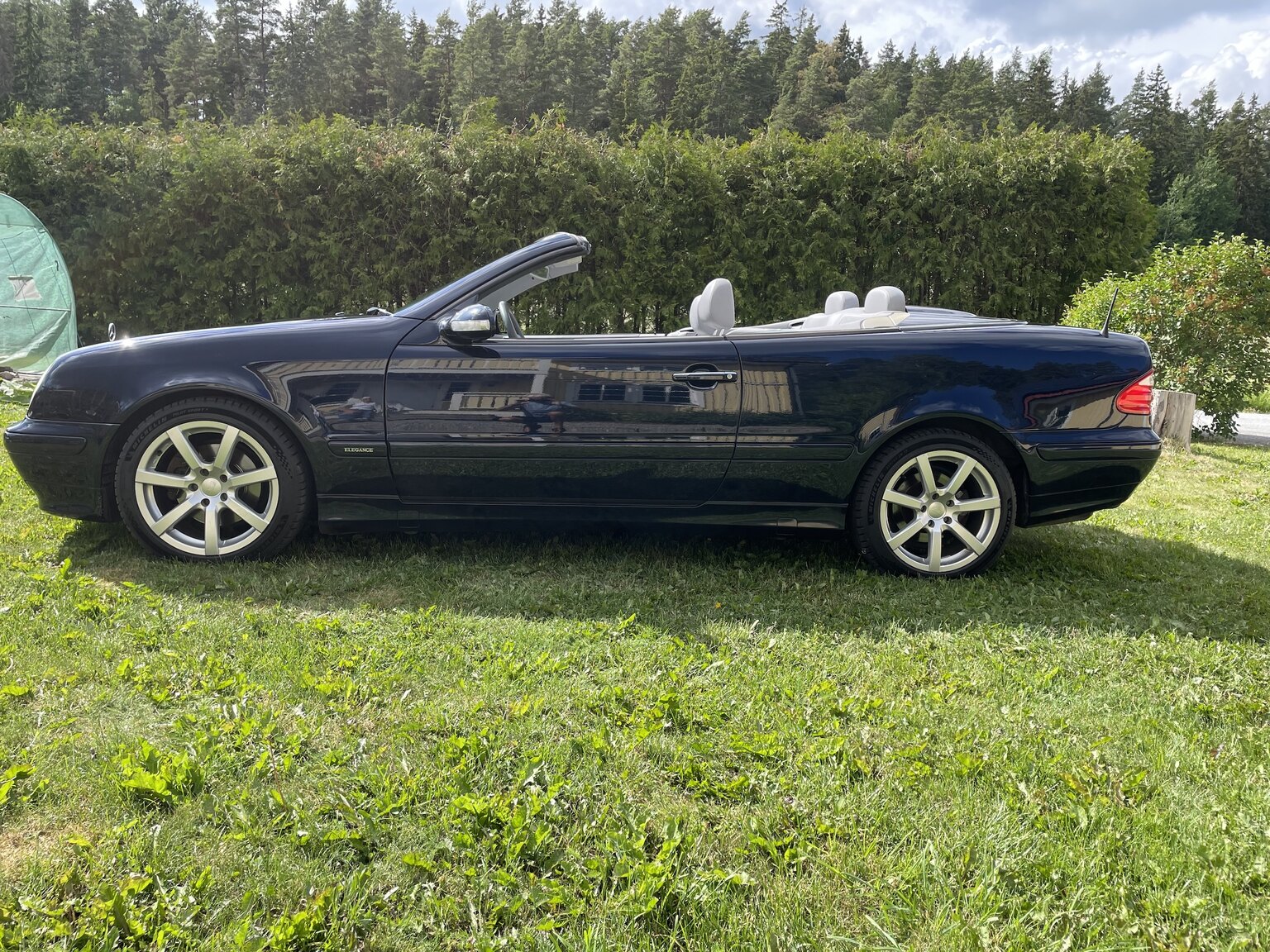 Exteriörbild på 2001 Mercedes-Benz CLK 230 Kompressor