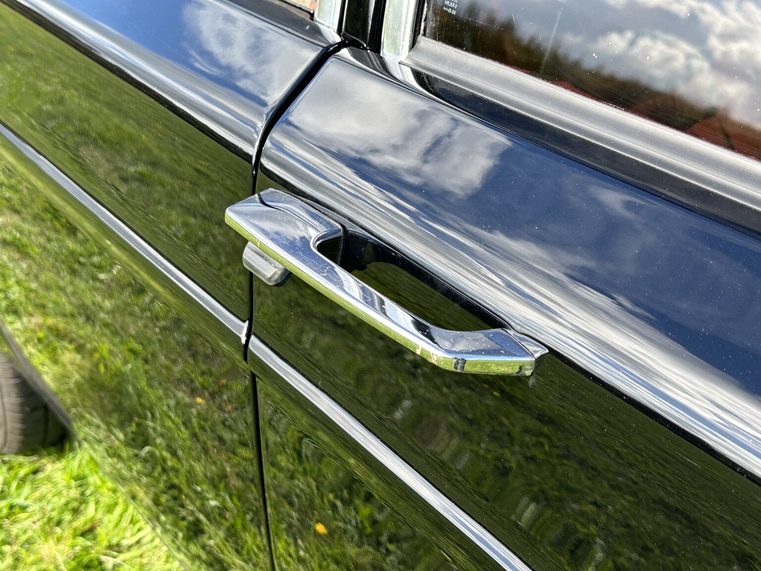 Aussenfoto 1969 Volvo 144 custom