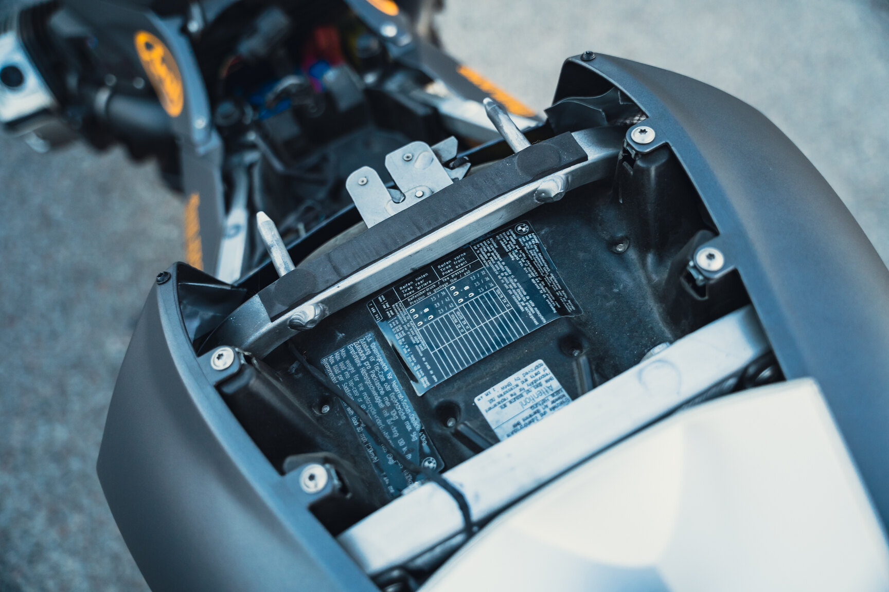 Exterior image of 2006 BMW R1200S