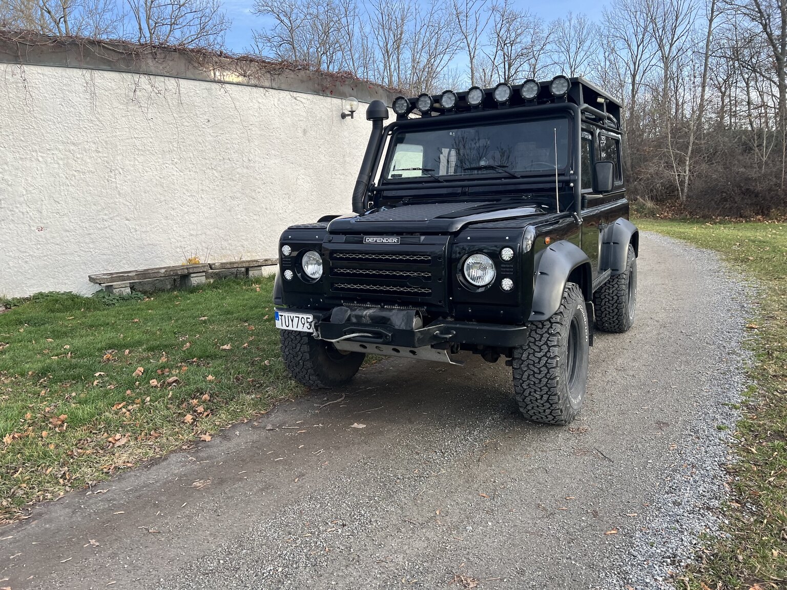 Exterior image of 2002 Land Rover Defender 90 2.5 Td5