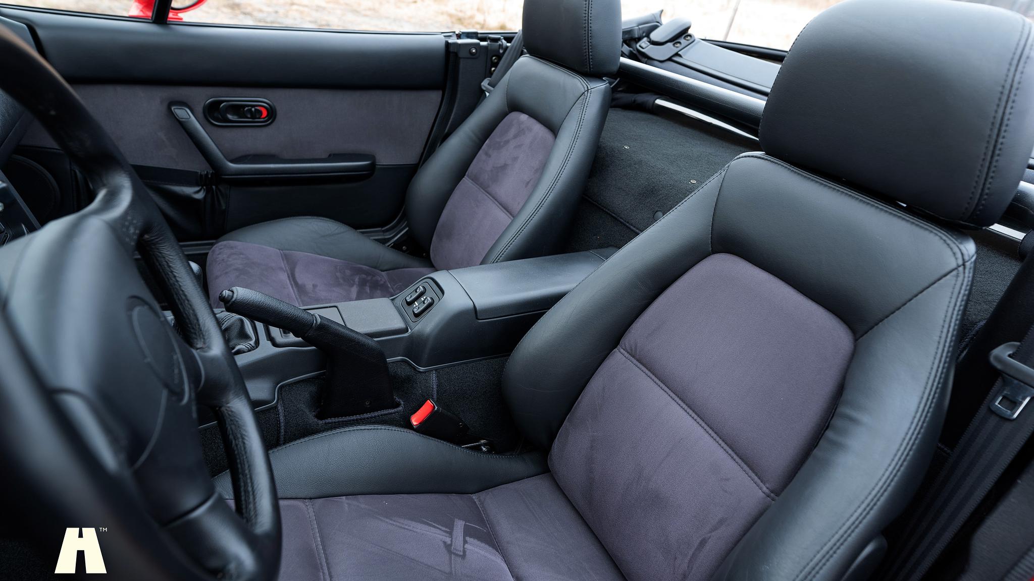 Innenraumfoto von 1997 Mazda MX-5 (4)