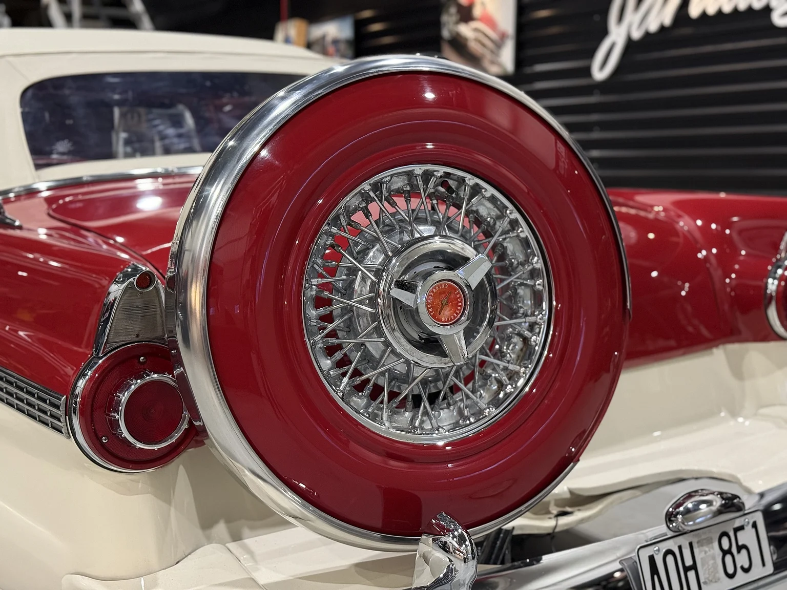 Aussenfoto 1956 Ford Fairlane Sunliner V8 5.1 (33)