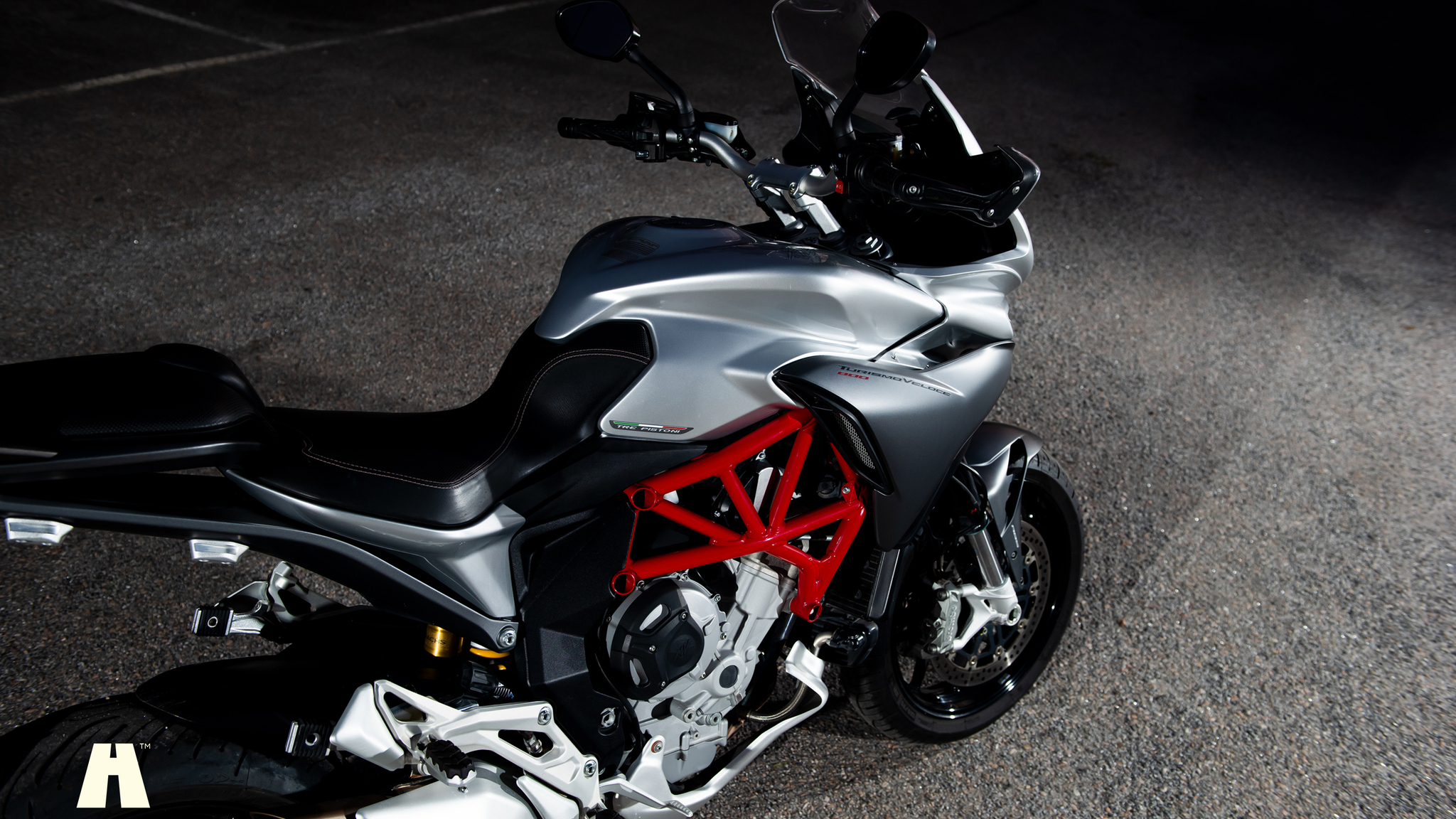 Exteriörbild på 2015 MV Agusta Veloce Turismo 800