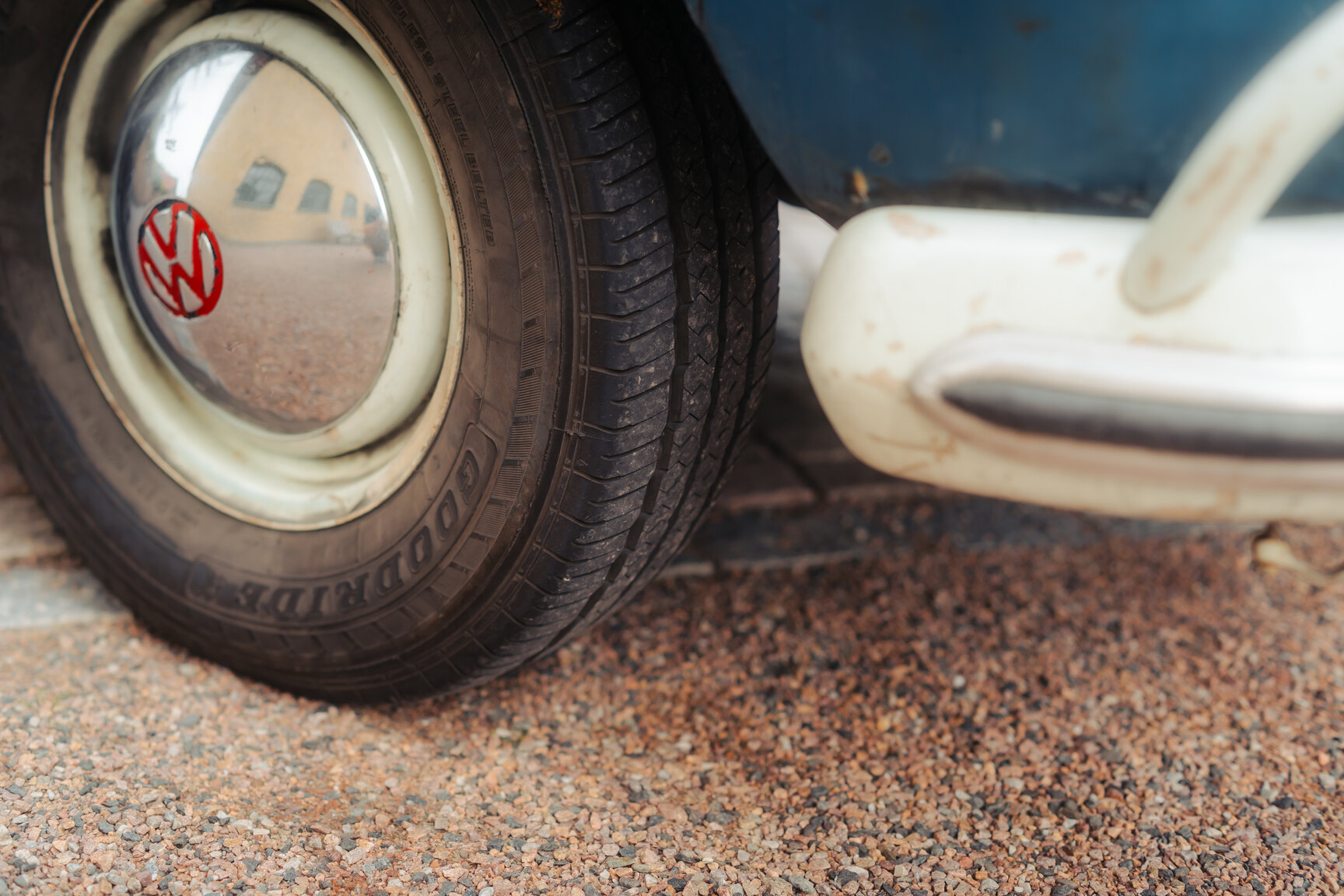 Aussenfoto 1964 Volkswagen Kleinbus Transporter 1500 Deluxe “21-fönsters Samba”