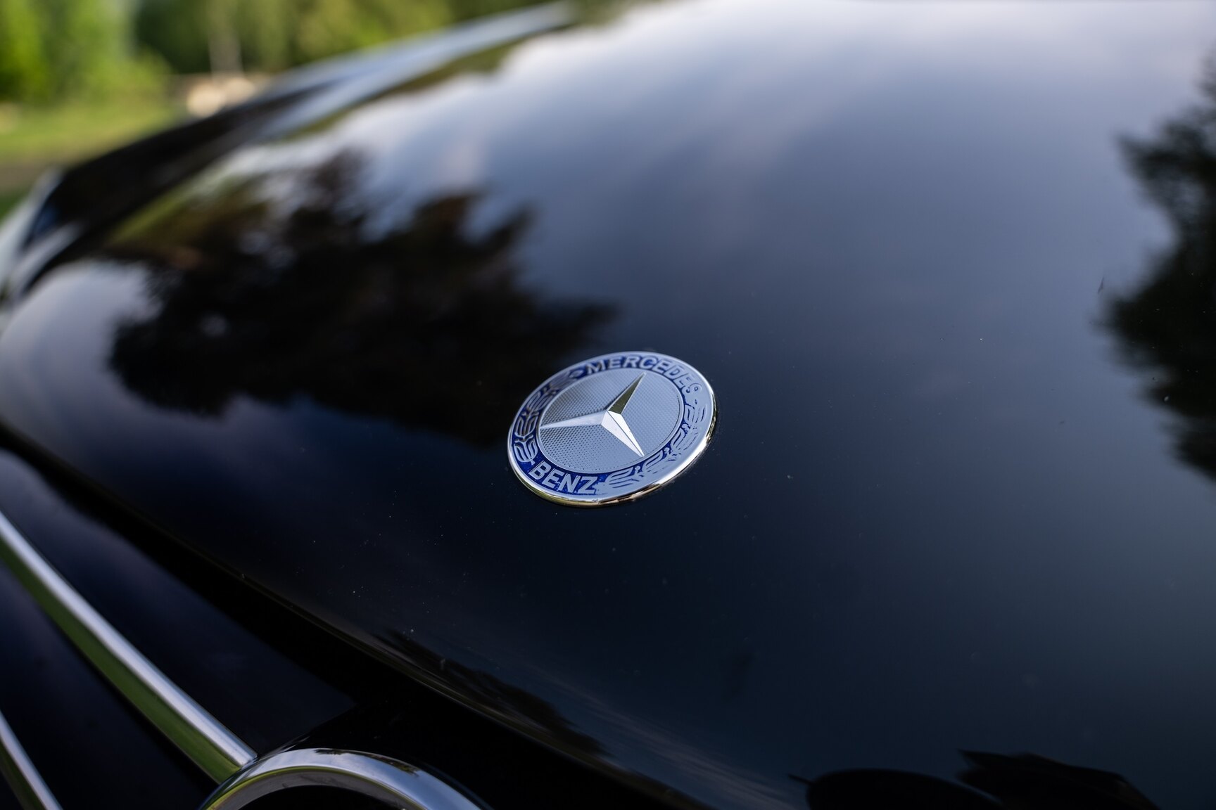Exterior image of 2009 Mercedes-Benz CLK 550