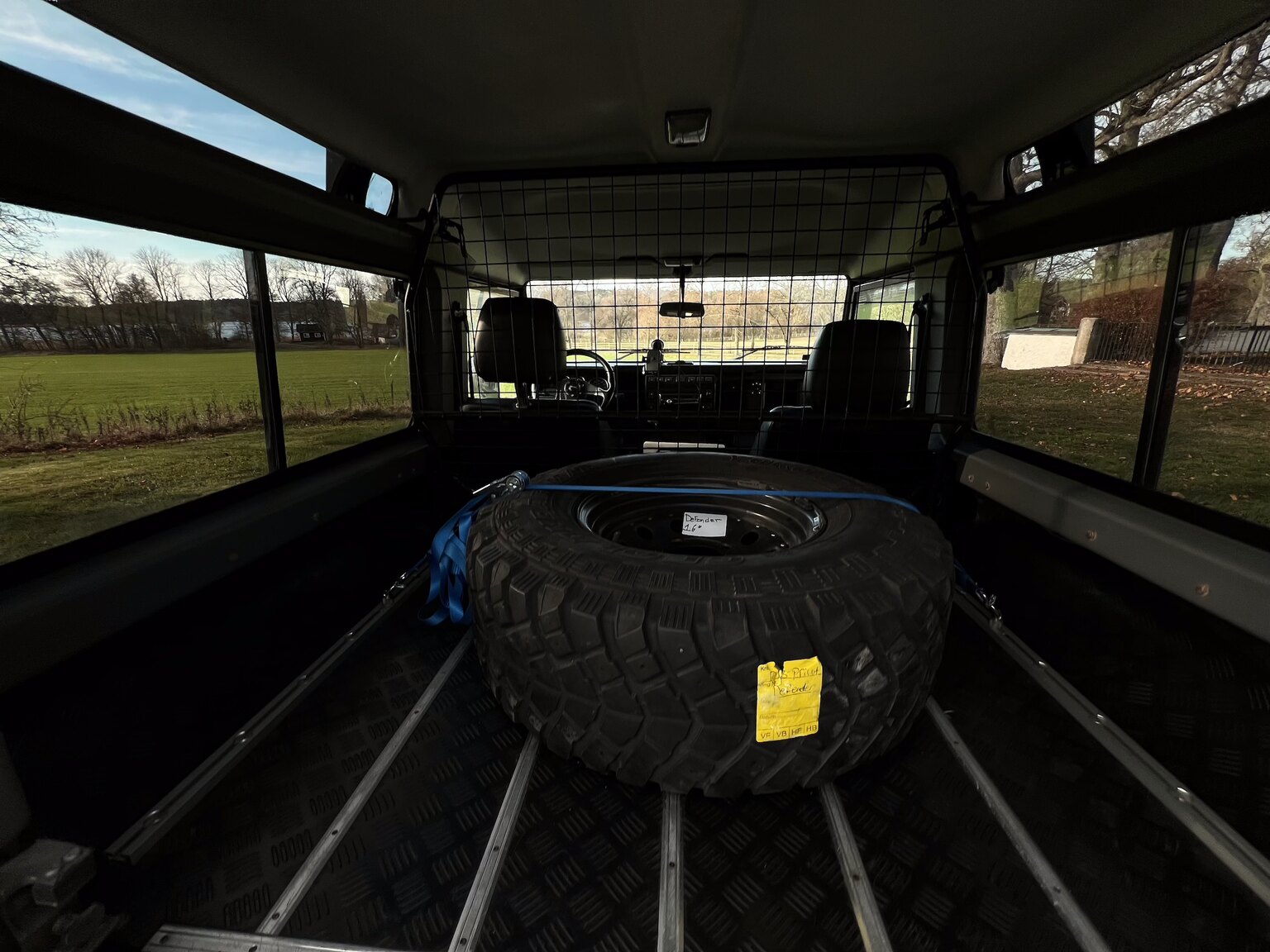 Interior image of 2002 Land Rover Defender 90 2.5 Td5