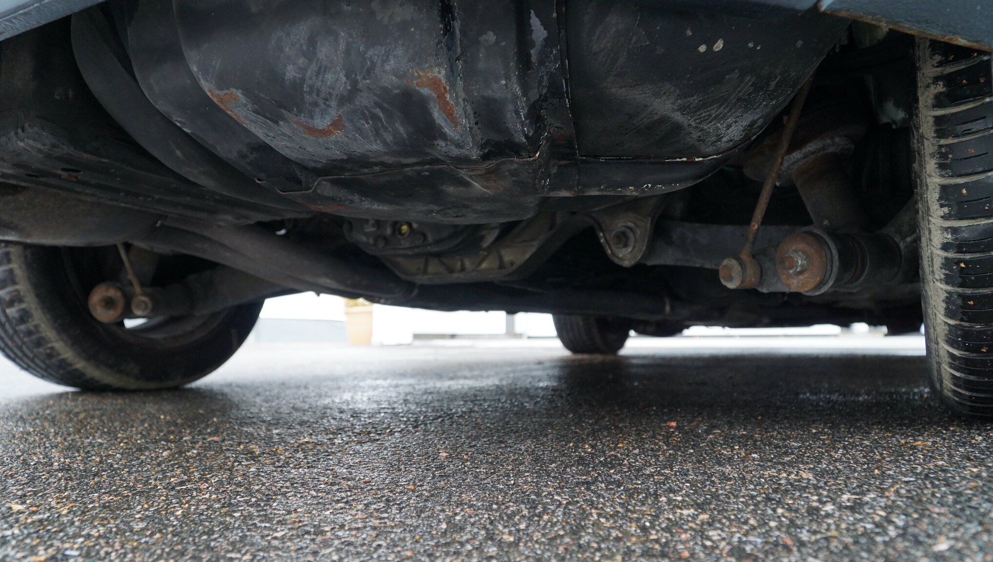 Image of 1983 Porsche 928S mechanics (19)