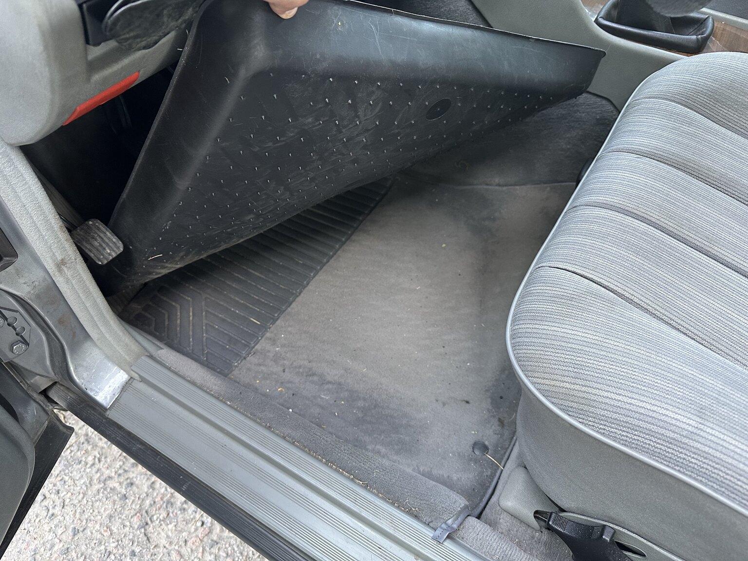 Innenraumfoto von 1989 Mercedes-Benz 230E