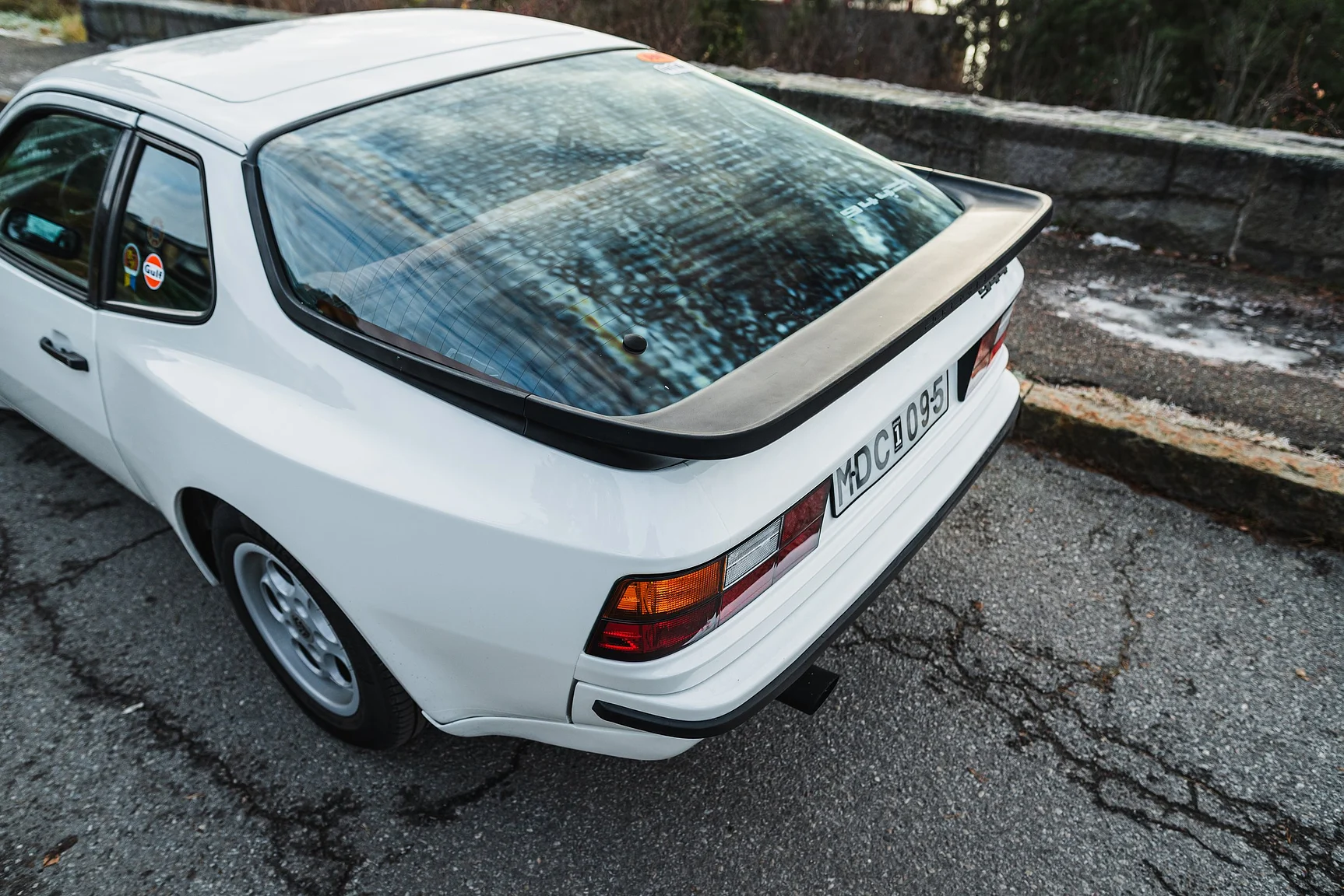 Exterior image of 1986 Porsche 944R (20)