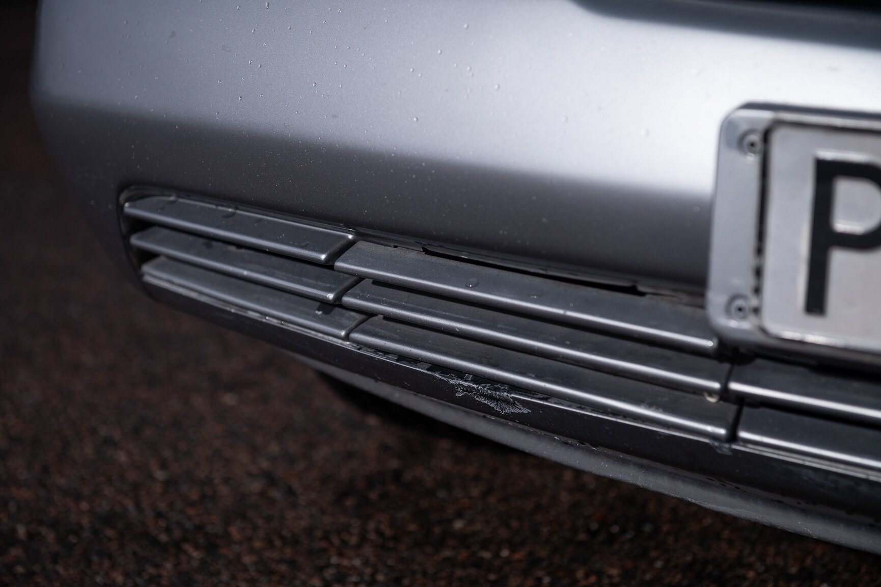 Exterior image of 1992 Mercedes-Benz 500 SE