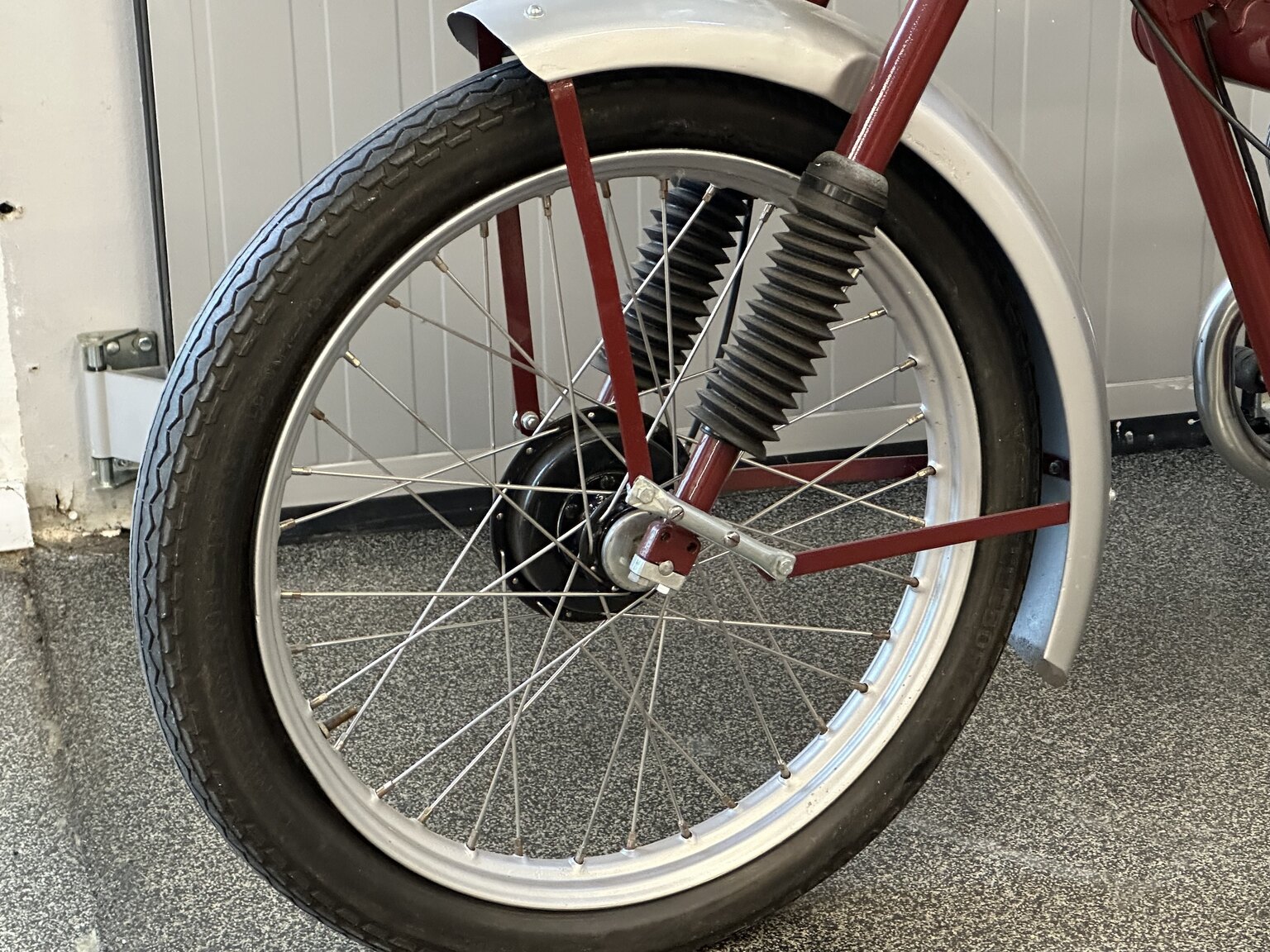 Exterior image of 1950 NV 125