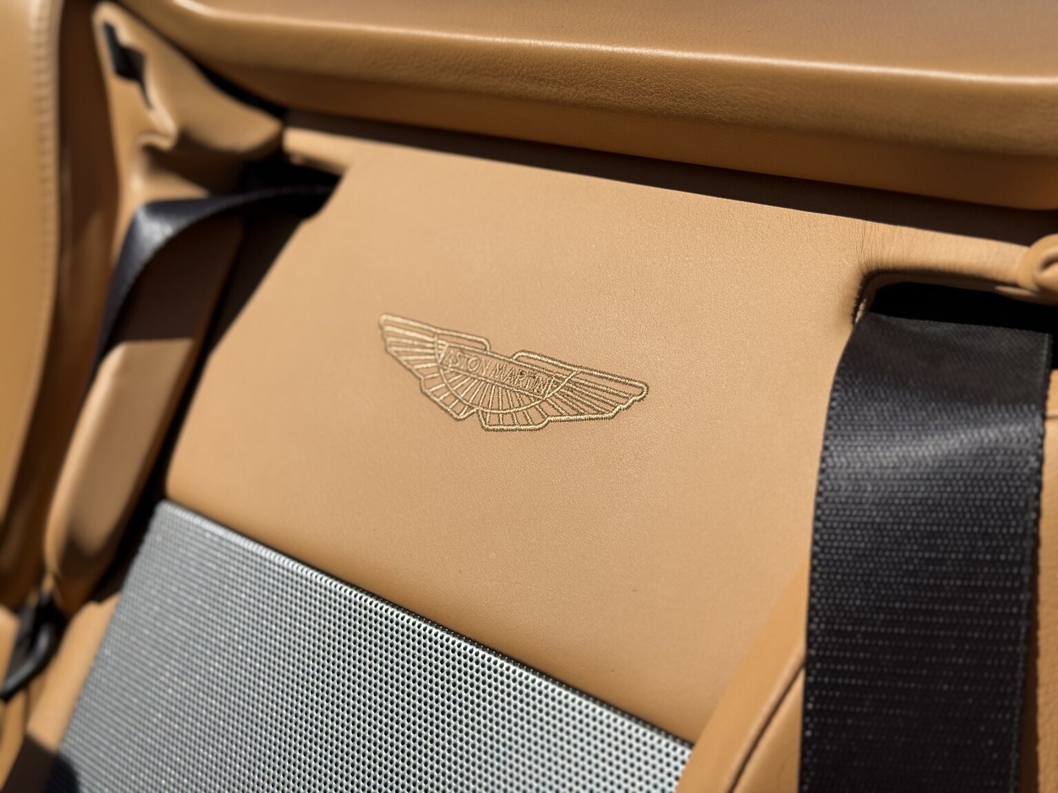 Interiörbild 2015 Aston Martin DB9 Volante