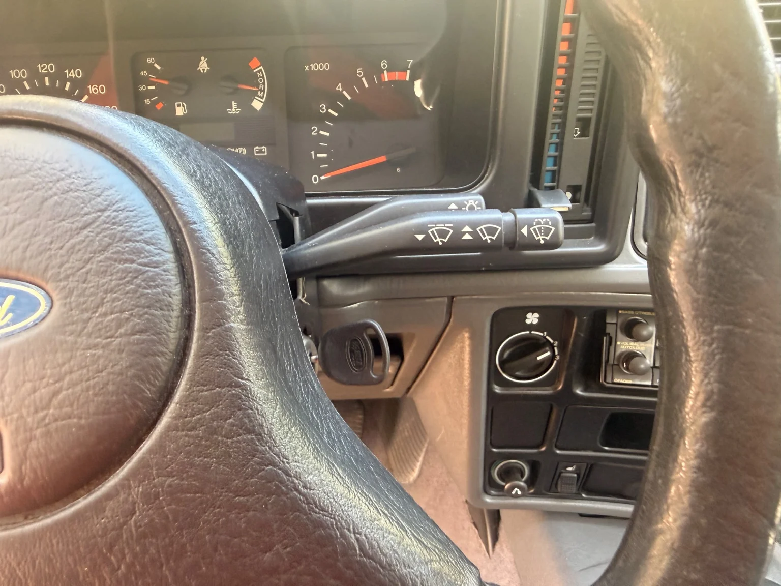 Innenraumfoto von 1988 Ford Sierra 5-dörrar (17)