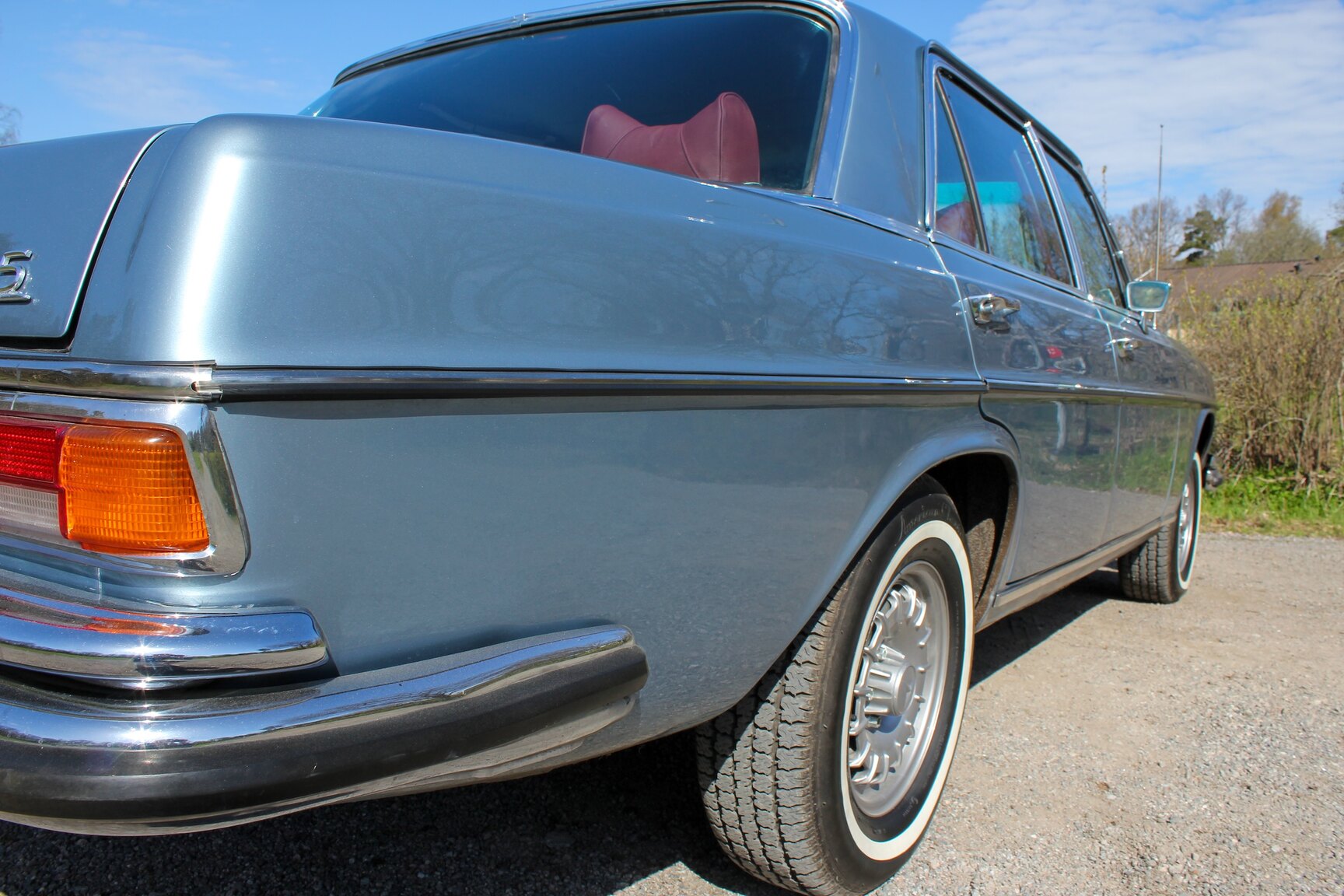 Exteriörbild på 1972 Mercedes-Benz 300 SEL 3.5