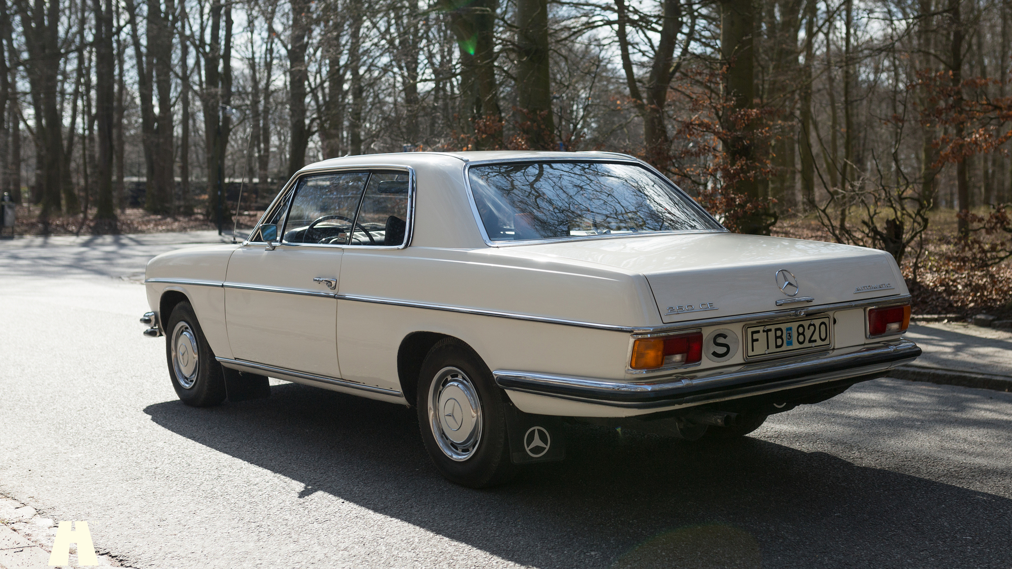 Exteriörbild på 1970 Mercedes 250 CE