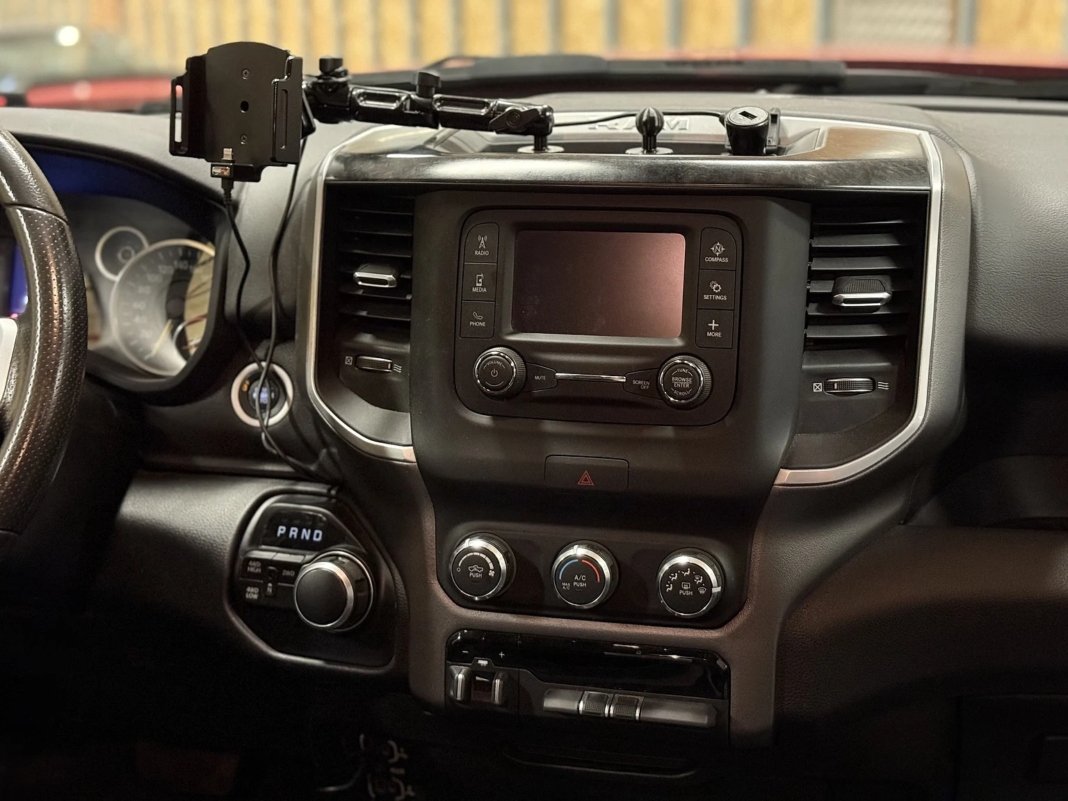 Interiörbild 2020 Dodge Ram 2500 Overland (38)