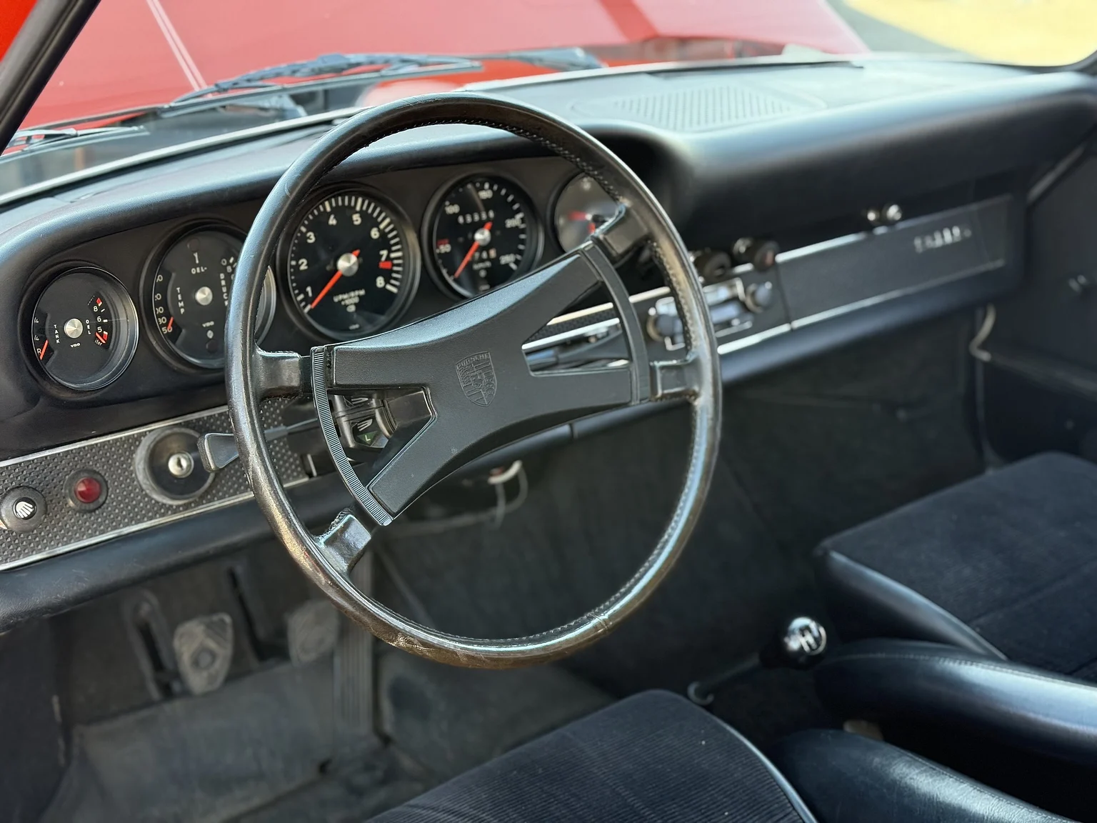 Innenraumfoto von 1971 Porsche 911 S  (6)