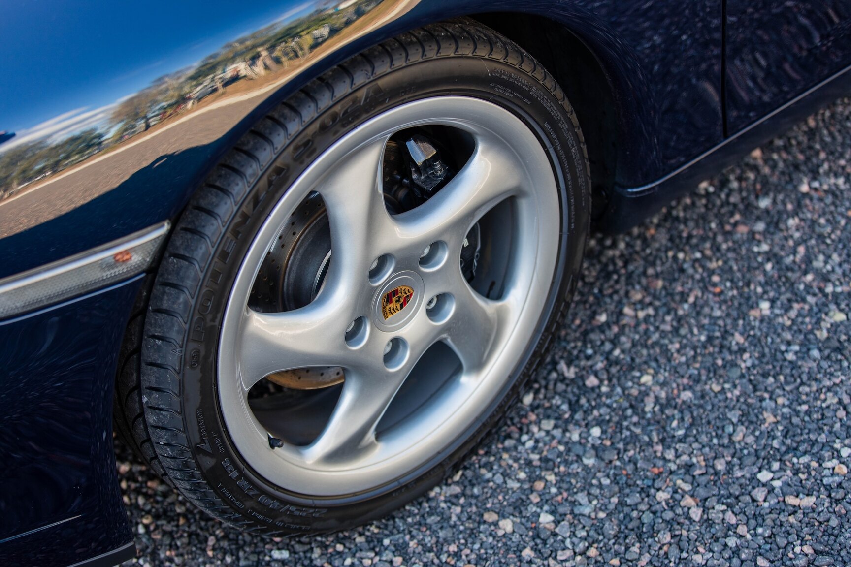 Exteriörbild på 1999 Porsche 911 Carrera Cabriolet