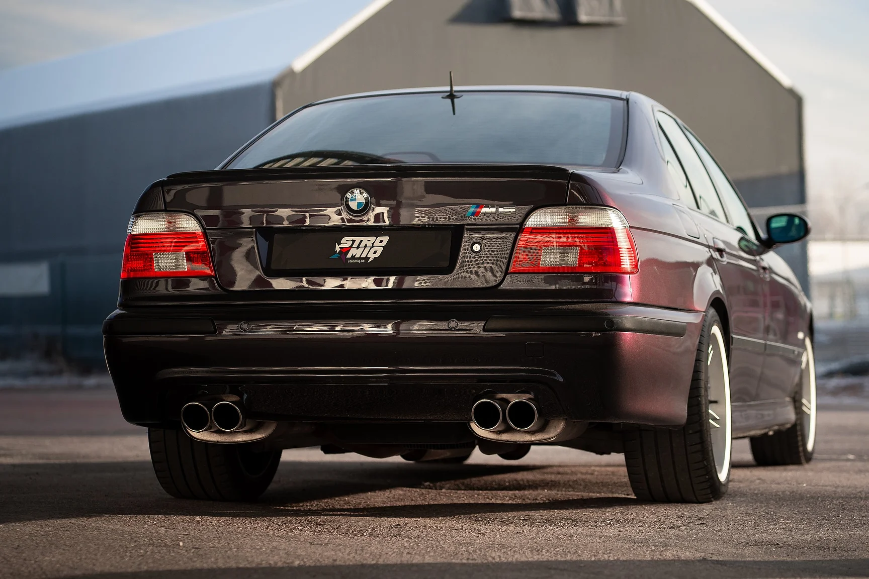 Exteriörbild på 2002 BMW M5 E39 (10)