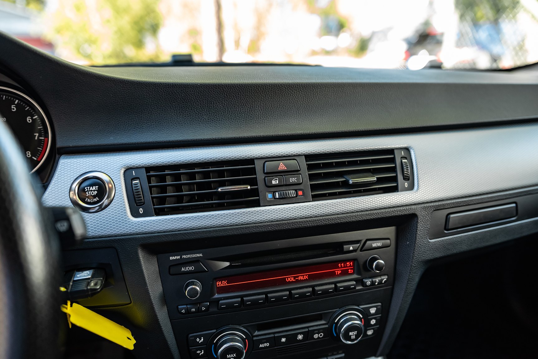 Interior image of 2009 BMW 325Xi