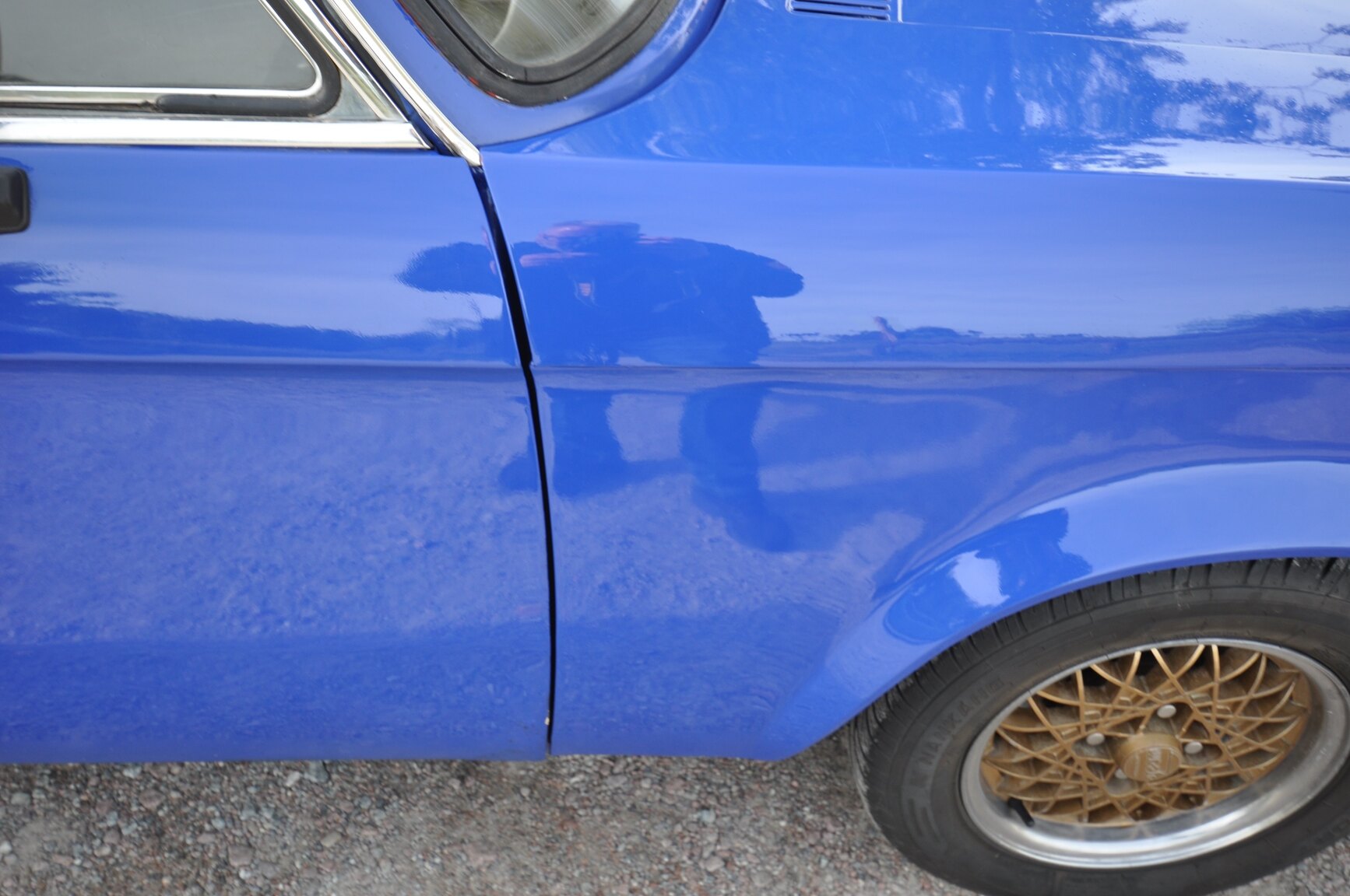 Exterior image of 1975 BMW 2002 Tii