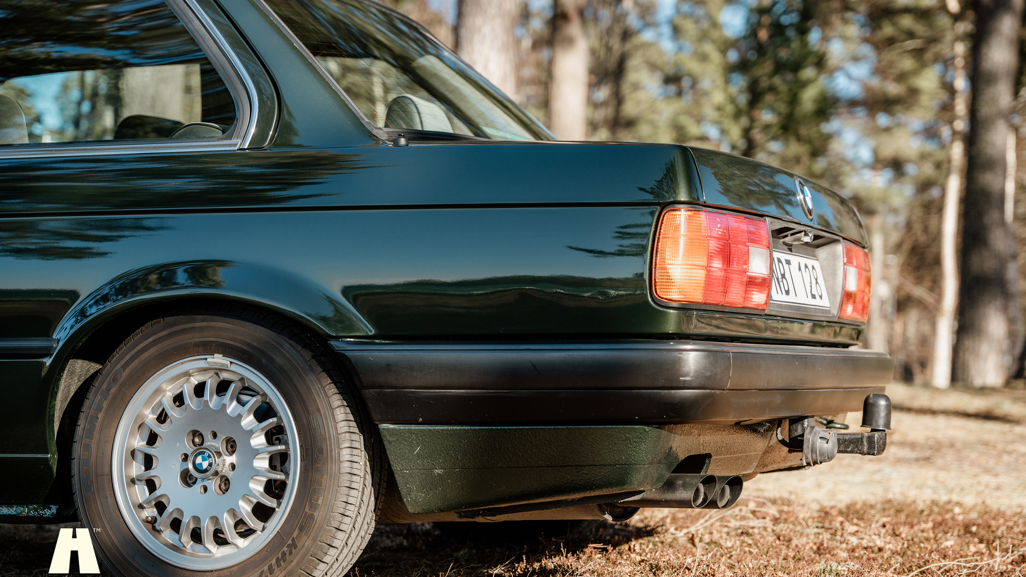 Exterior image of 1988 BMW 325 Coupé (33)