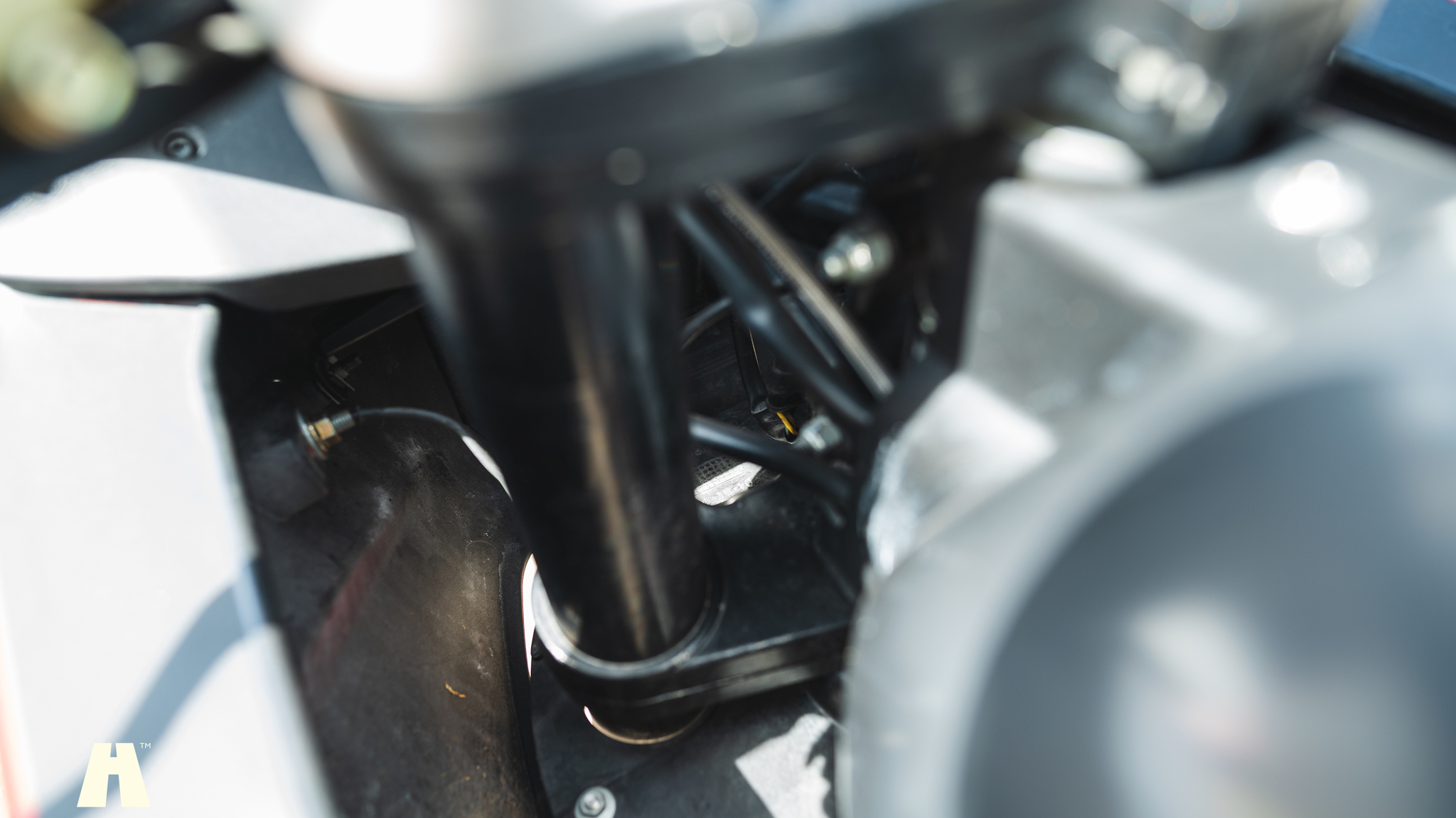 Image of 2002 Moto Guzzi V11 Le Mans (49) mechanics