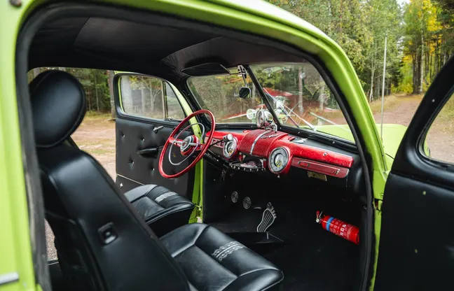 1947 Ford Deluxe Coupé Hot Rod Sidventils V8  – Interiör
