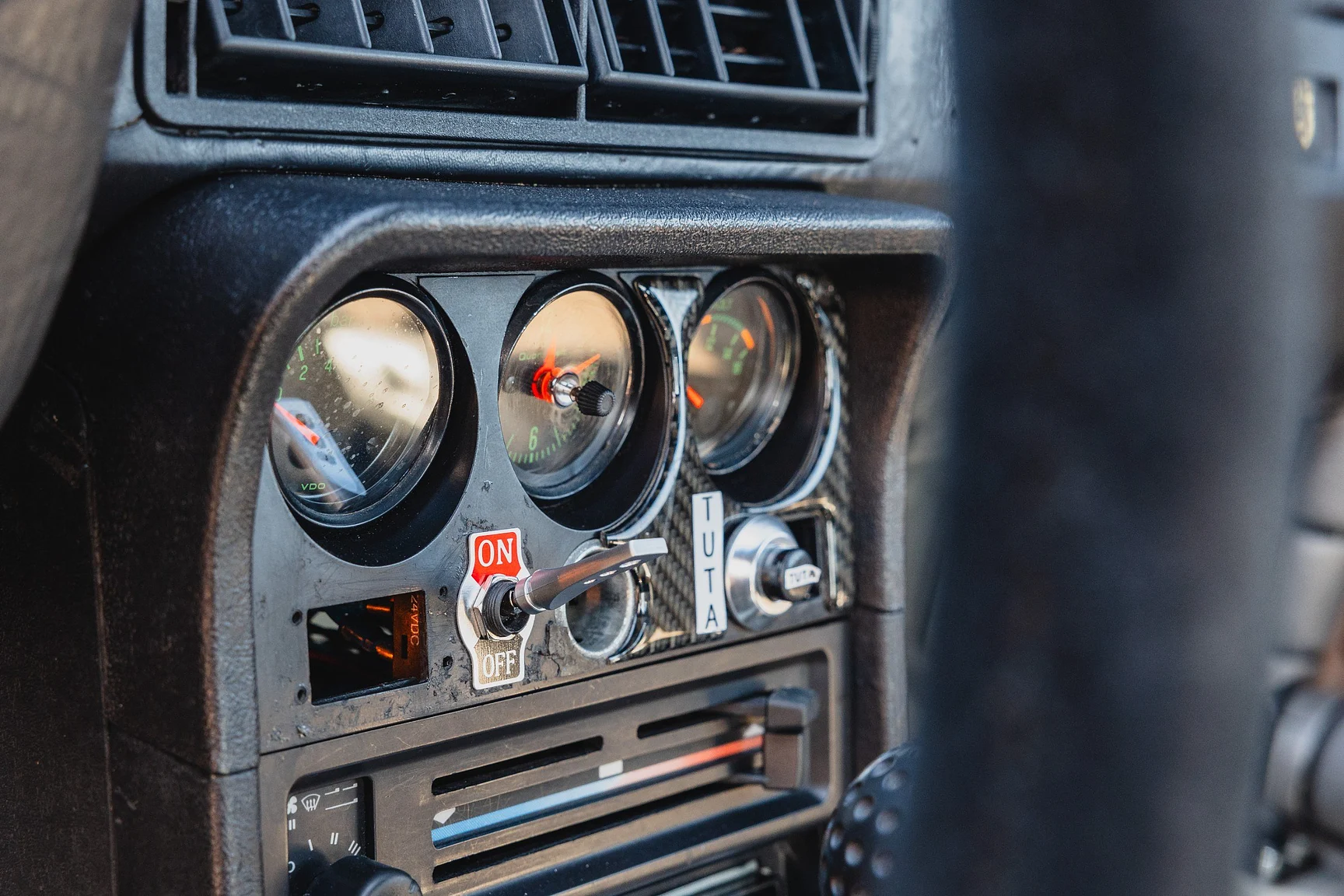 Innenraumfoto von 1982 Porsche 944 Trackday (1)
